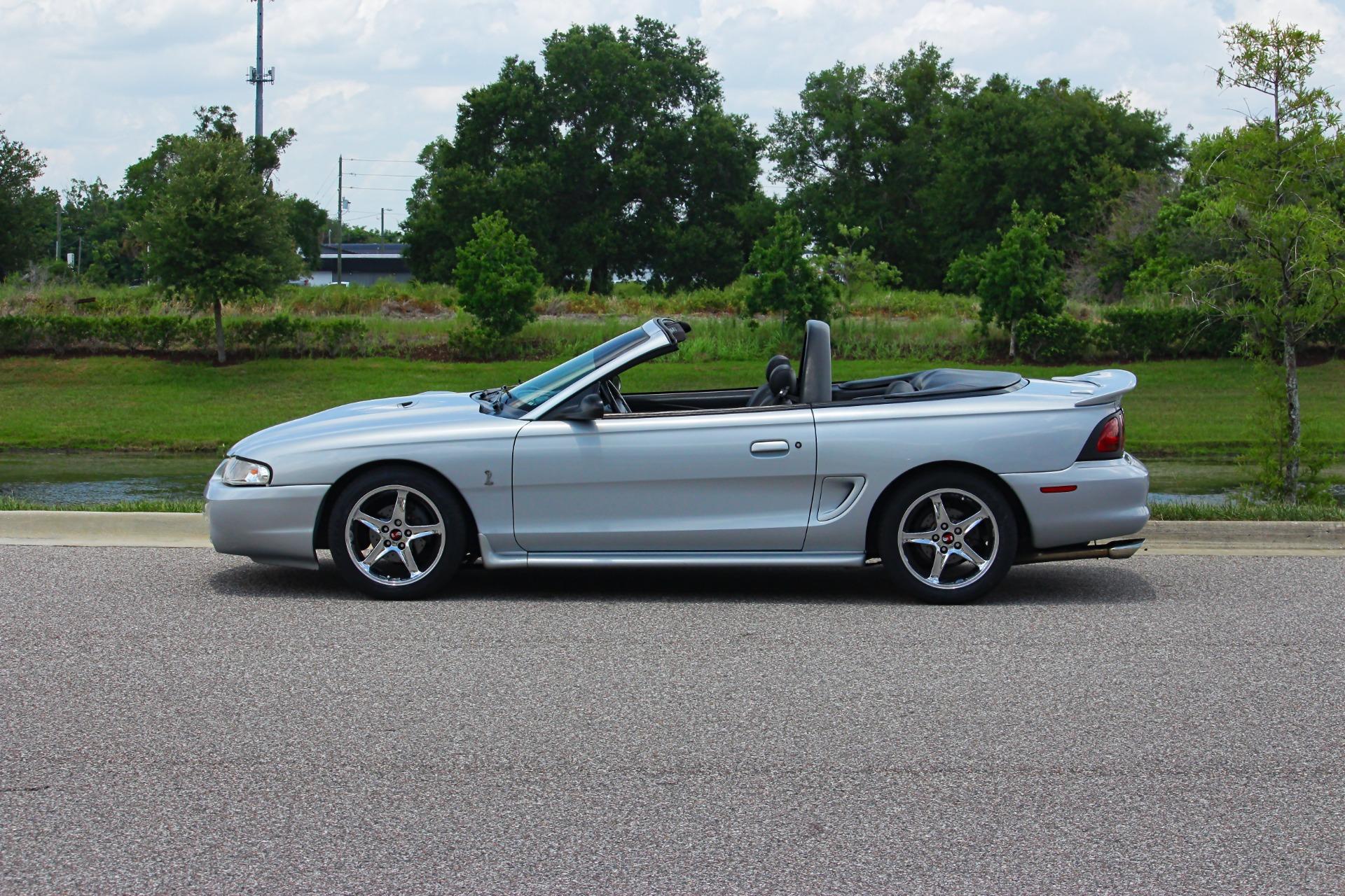 1995 Ford Mustang GT 2
