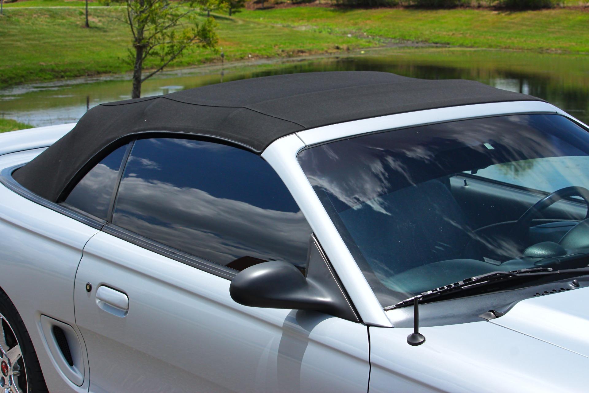 1995 Ford Mustang GT 37