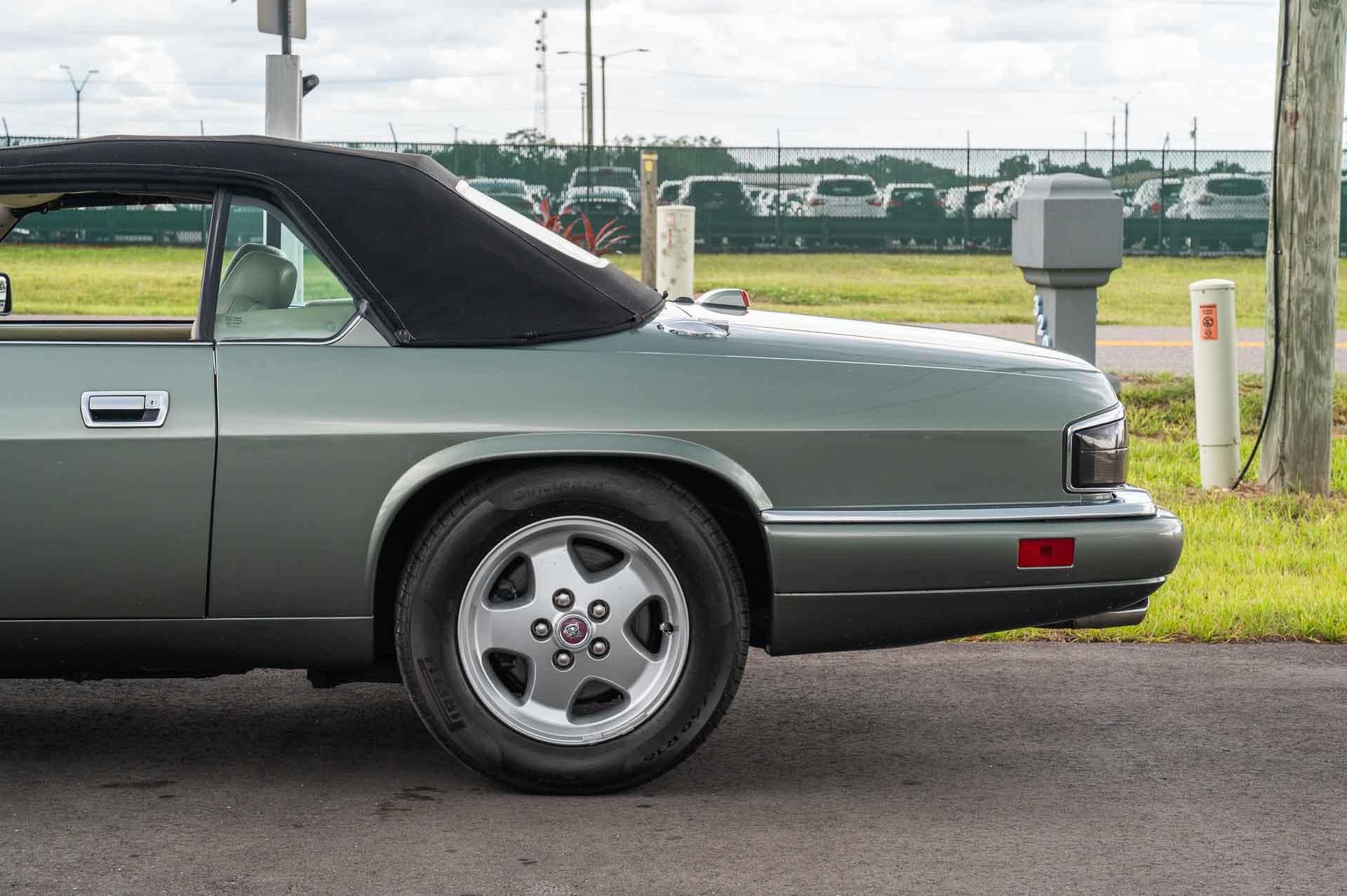 1995 Jaguar XJS 23