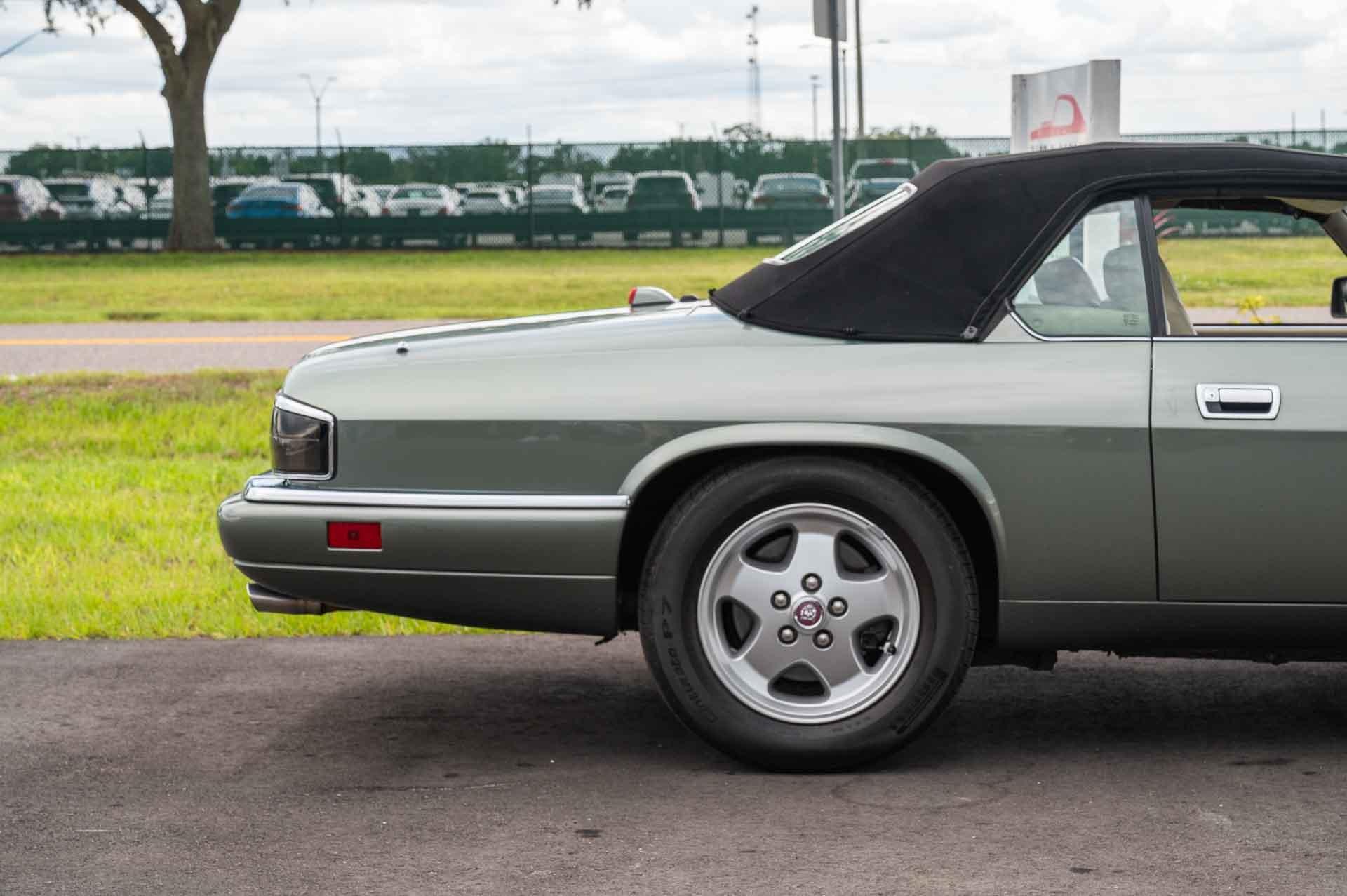 1995 Jaguar XJS 38