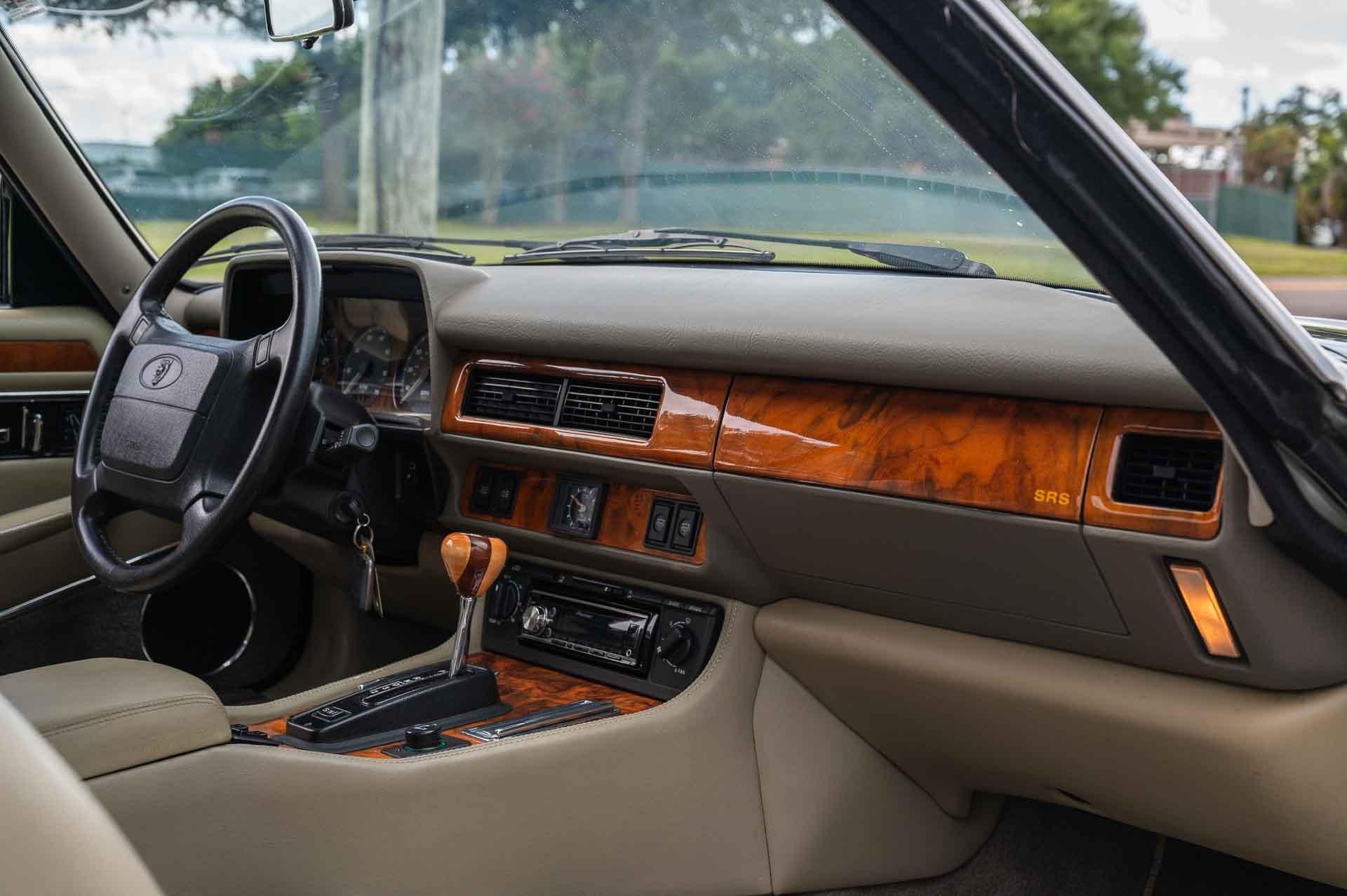 1995 Jaguar XJS 53