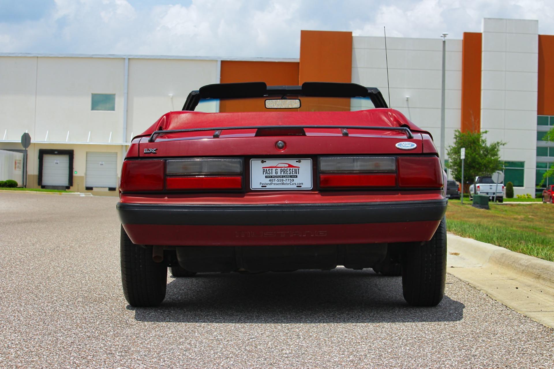 1988 Ford Mustang LX 19
