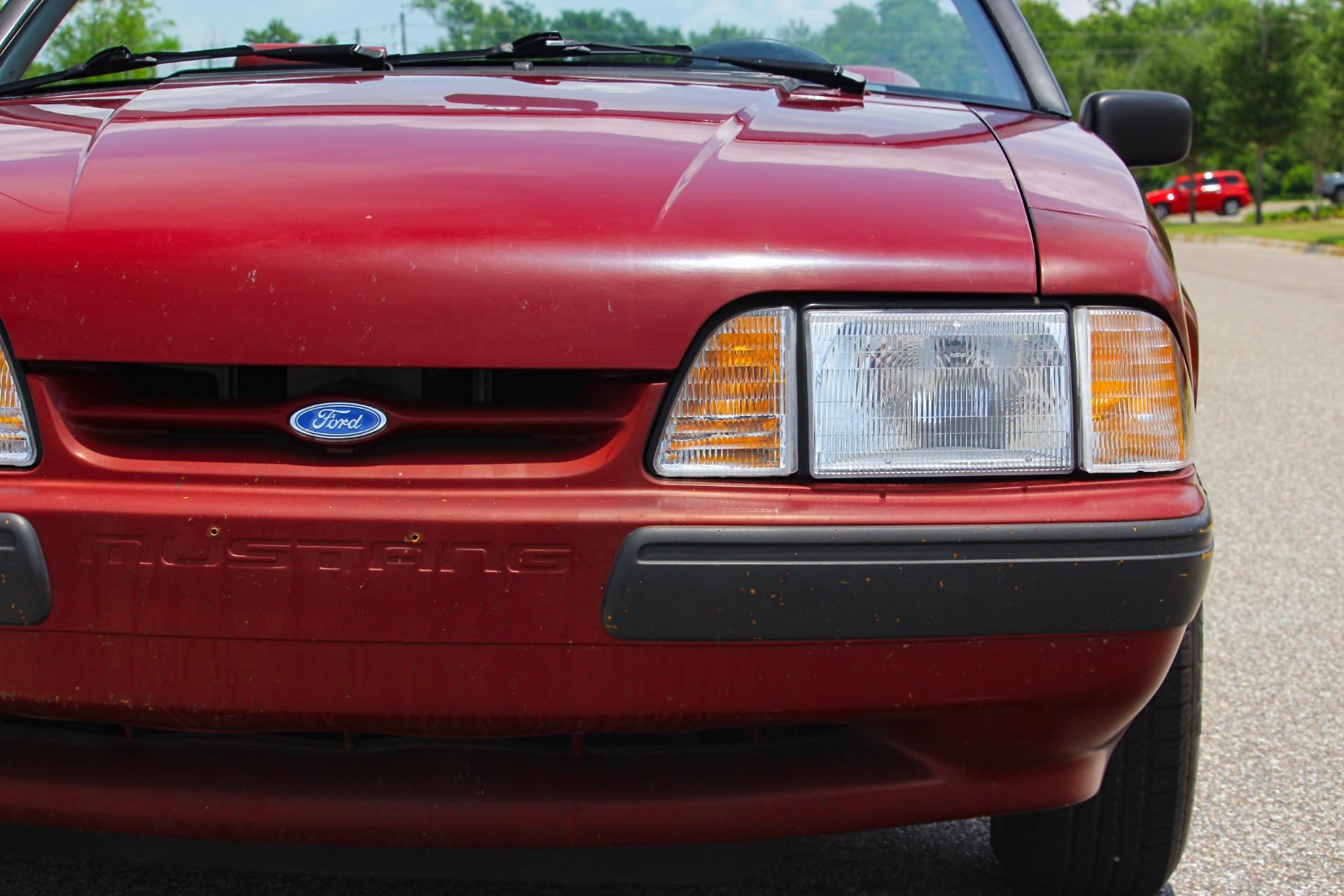 1988 Ford Mustang LX 29