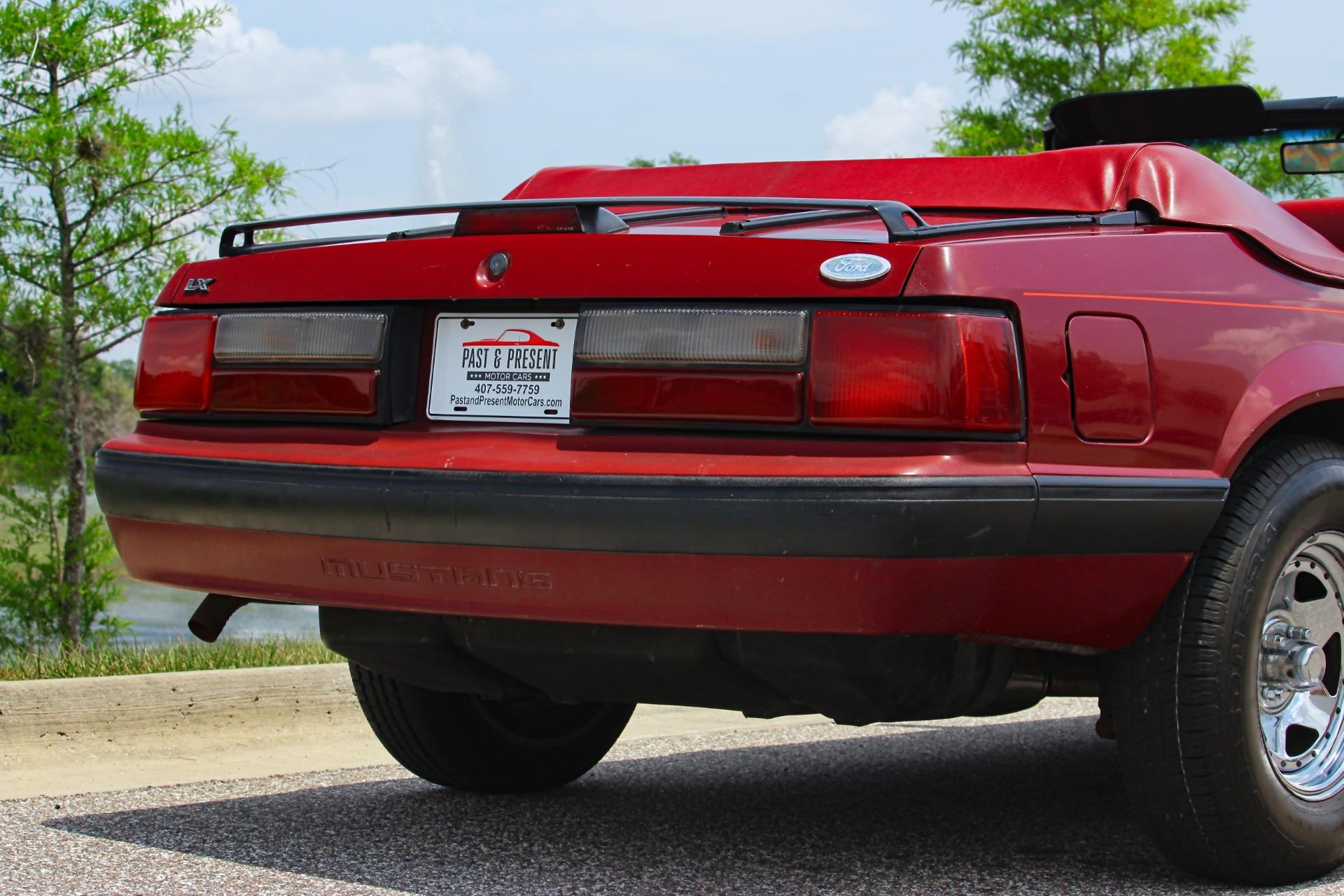1988 Ford Mustang LX 43