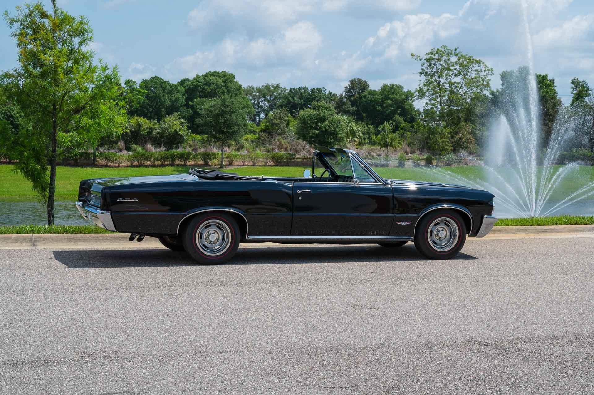 1964 Pontiac GTO 74
