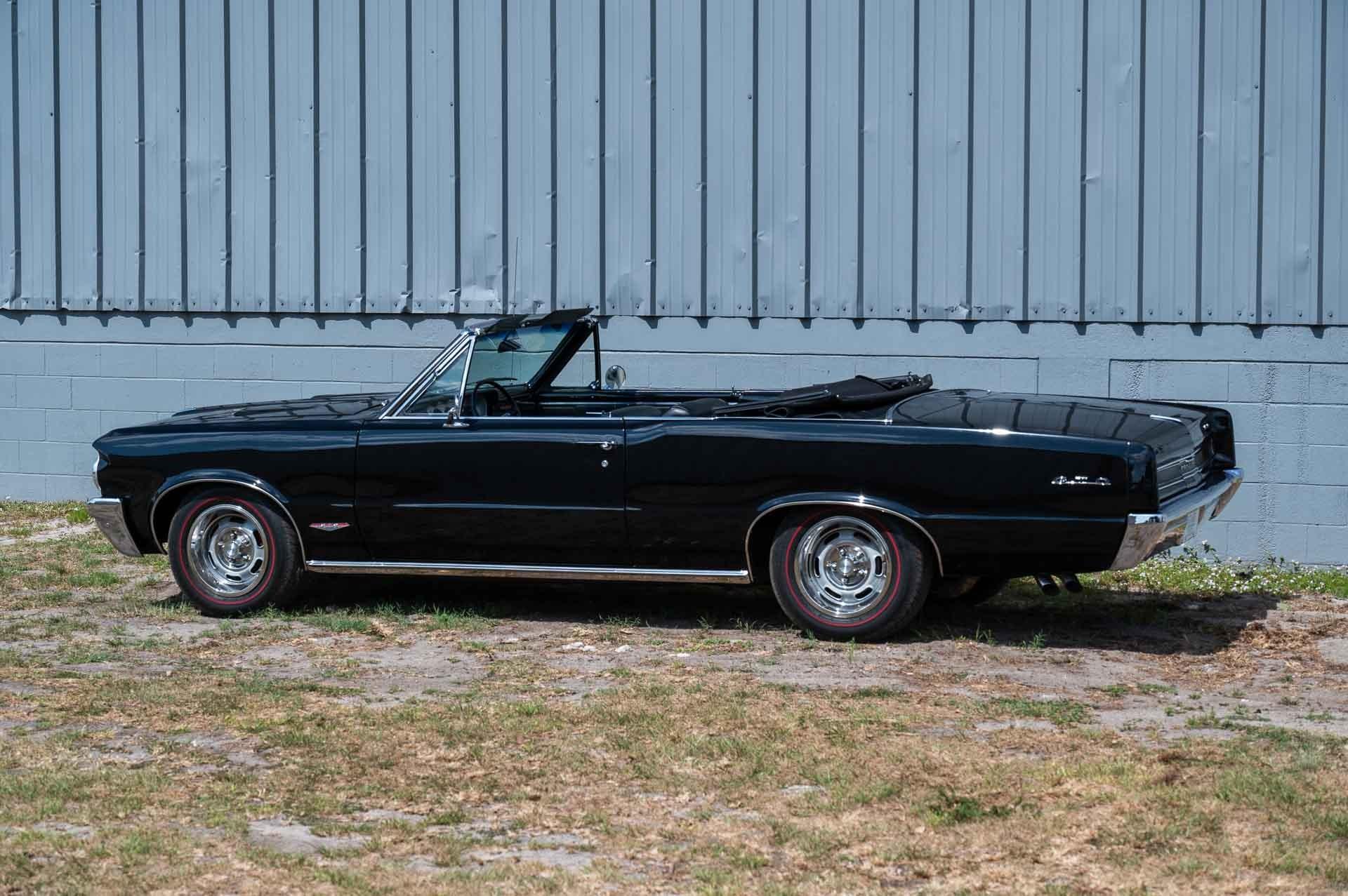 1964 Pontiac GTO 25