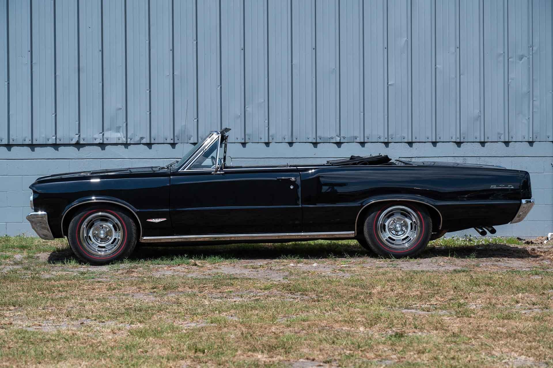 1964 Pontiac GTO 2