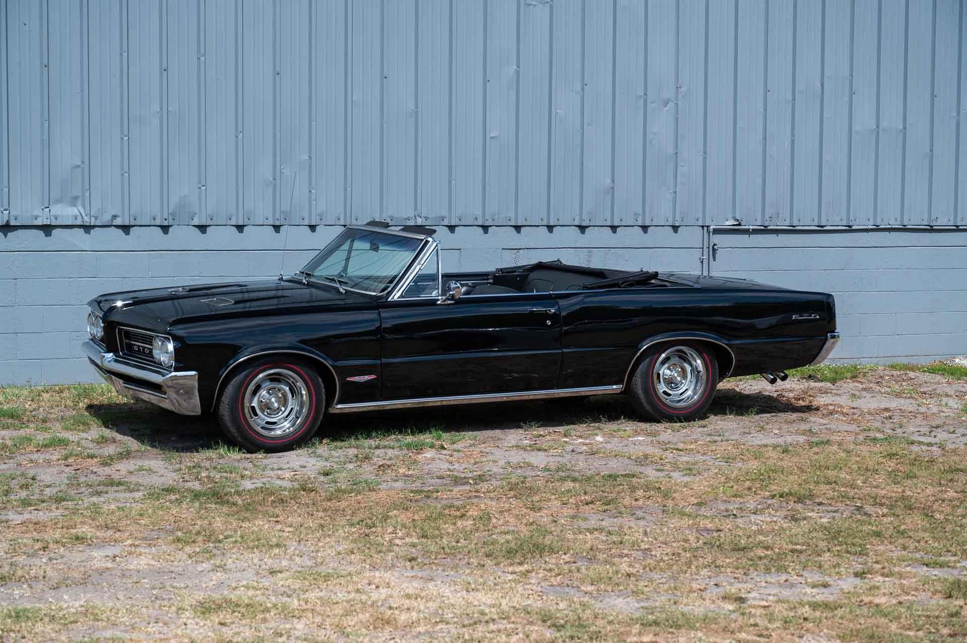 1964 Pontiac GTO 23