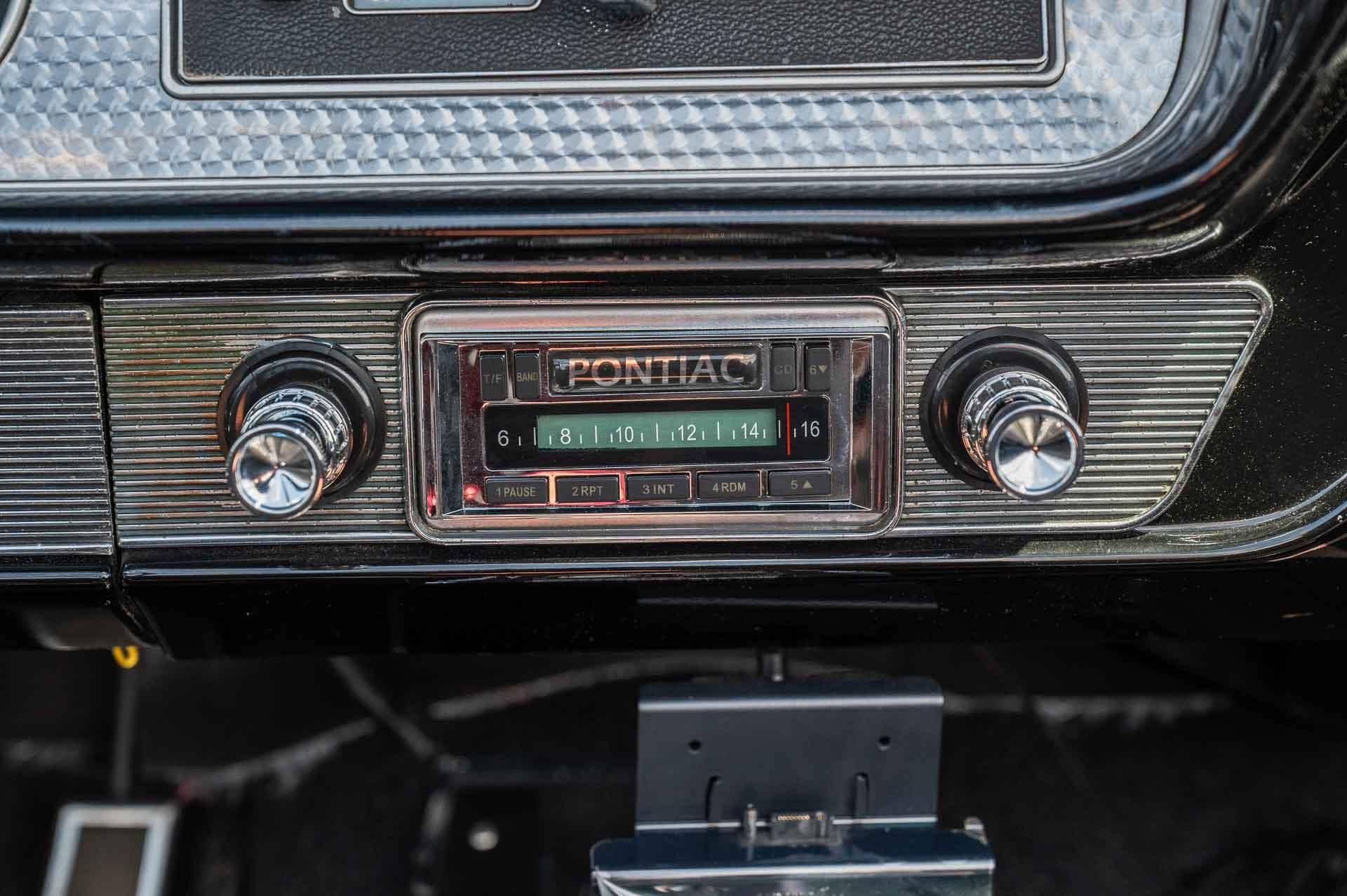 1964 Pontiac GTO 82