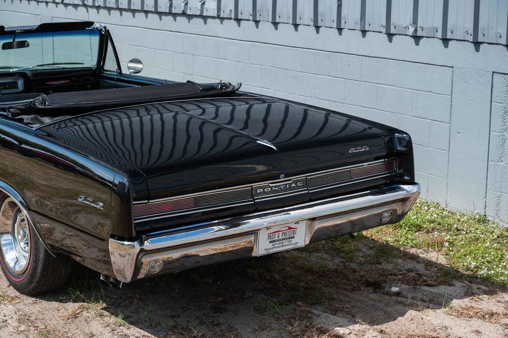 1964 Pontiac GTO 27