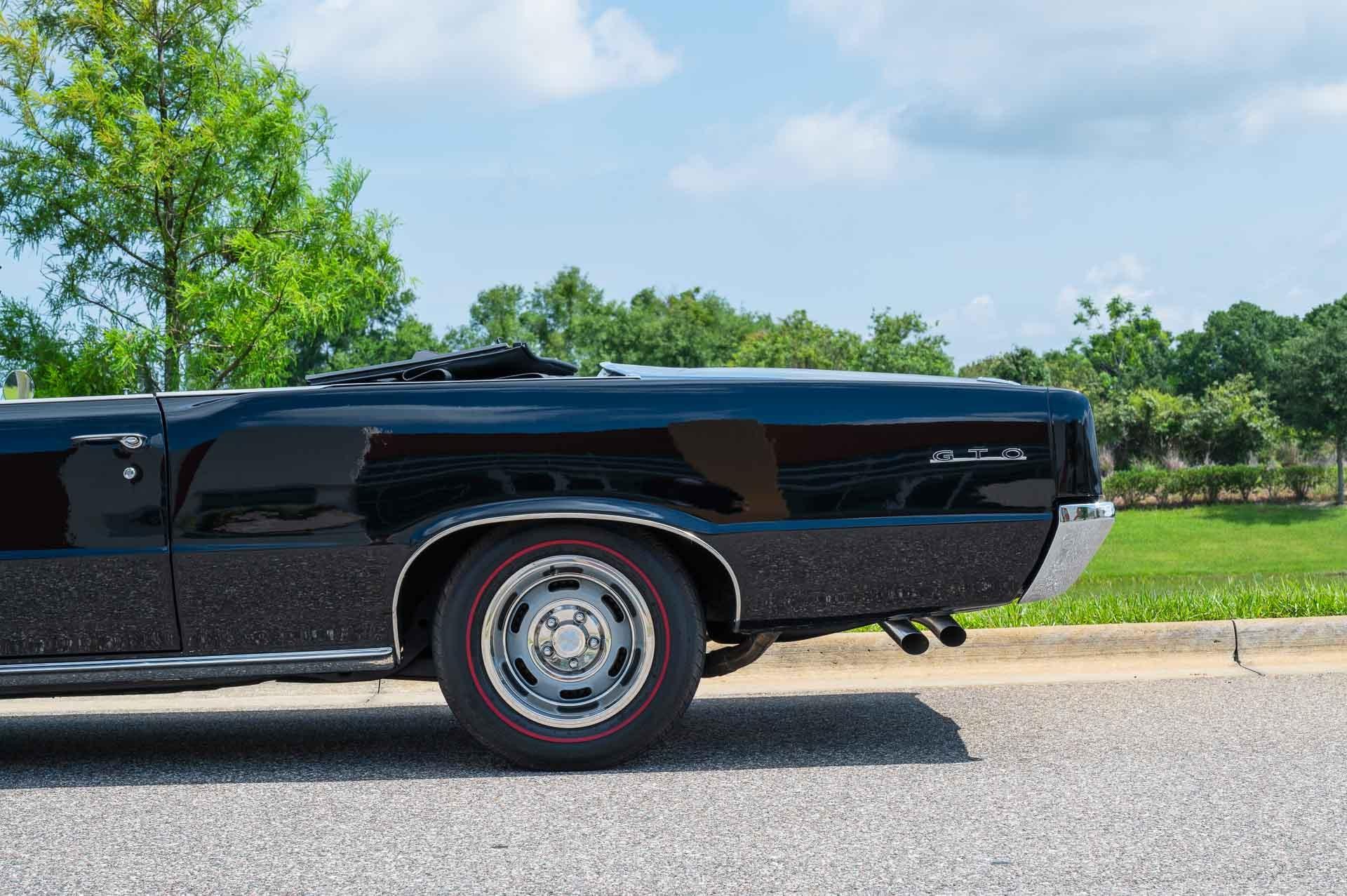 1964 Pontiac GTO 52