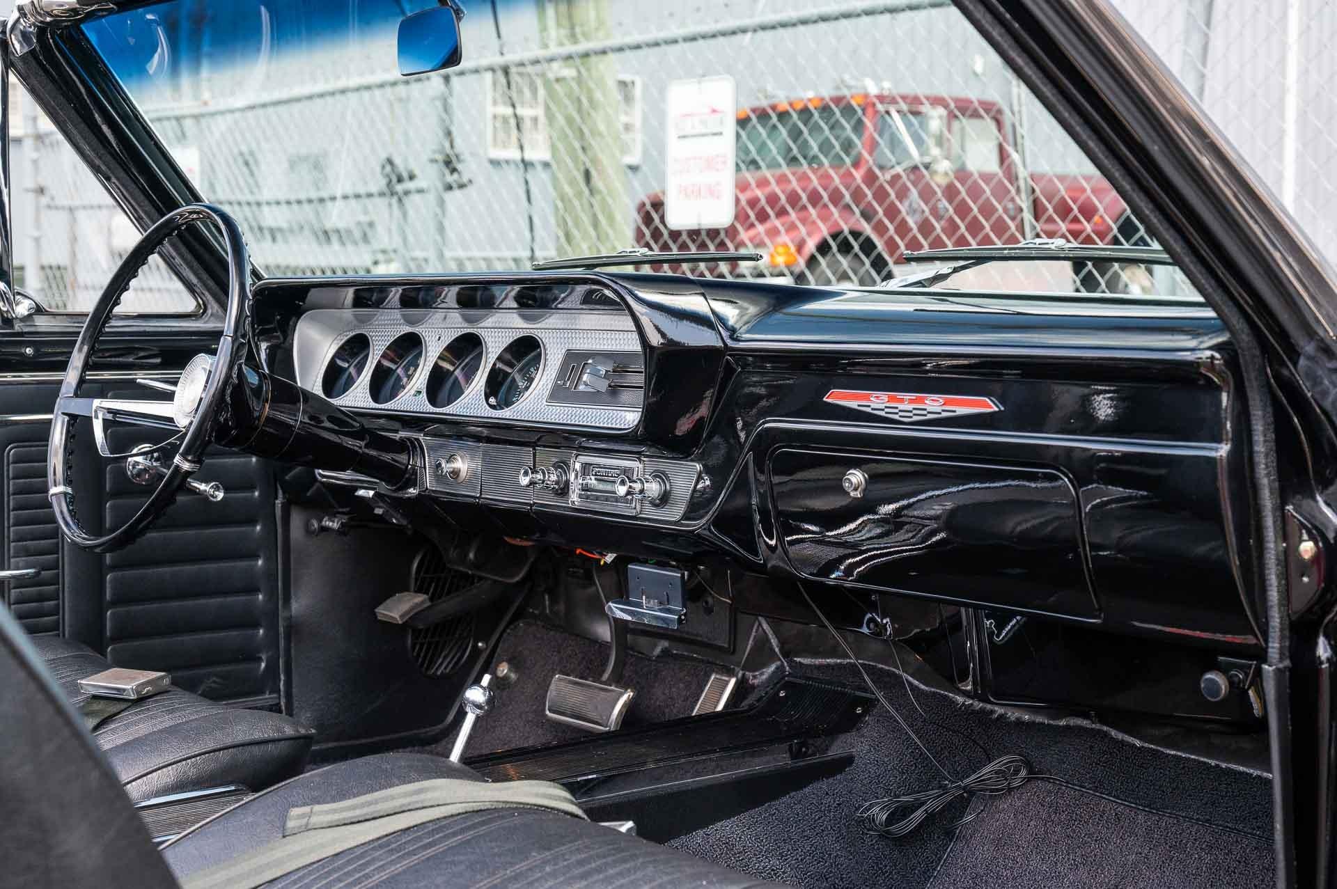 1964 Pontiac GTO 13