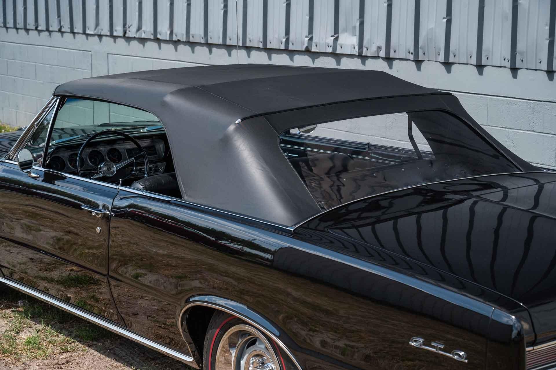 1964 Pontiac GTO 39