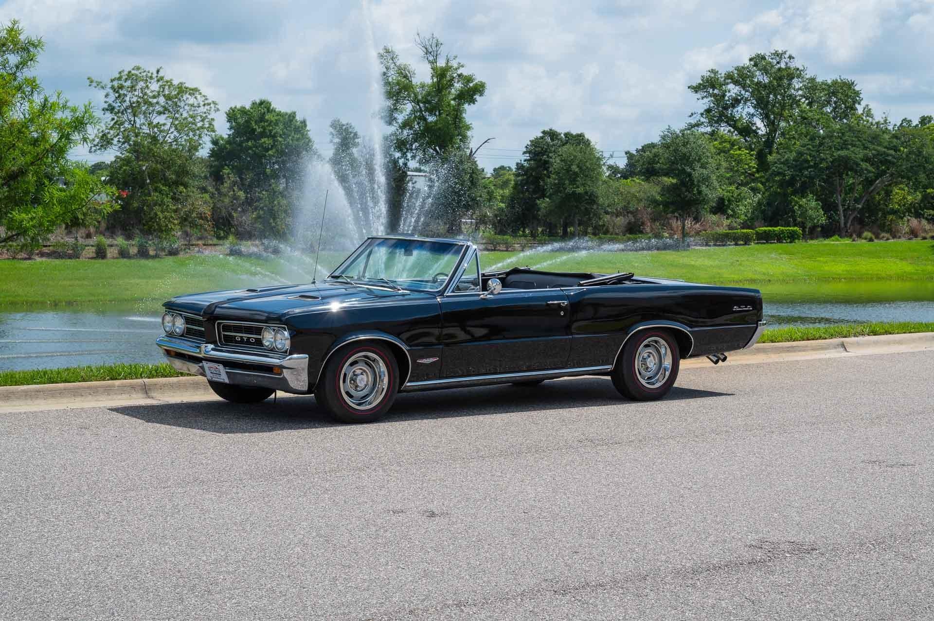 1964 Pontiac GTO 38