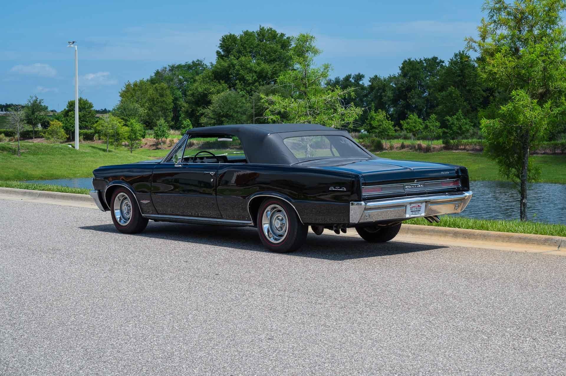 1964 Pontiac GTO 110