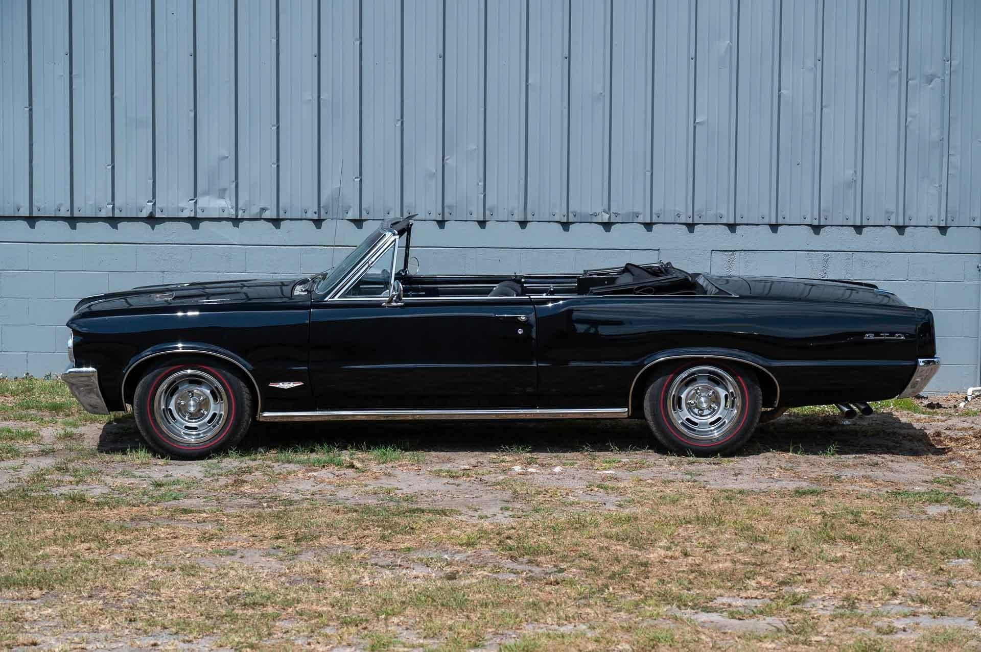 1964 Pontiac GTO 24