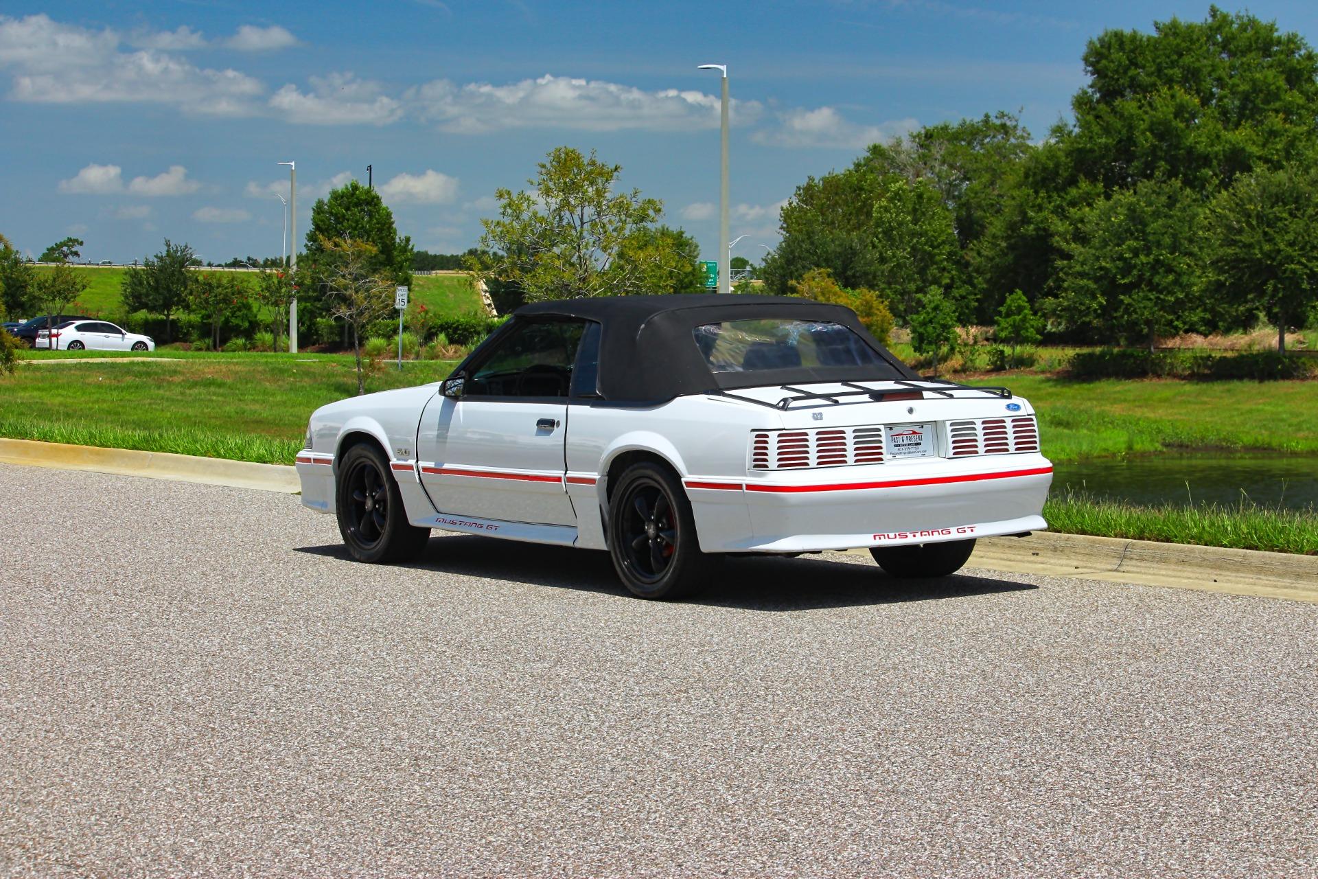 1987 Ford Mustang GT 3