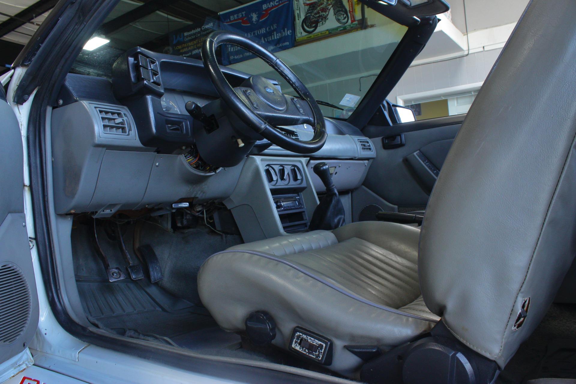 1987 Ford Mustang GT 19