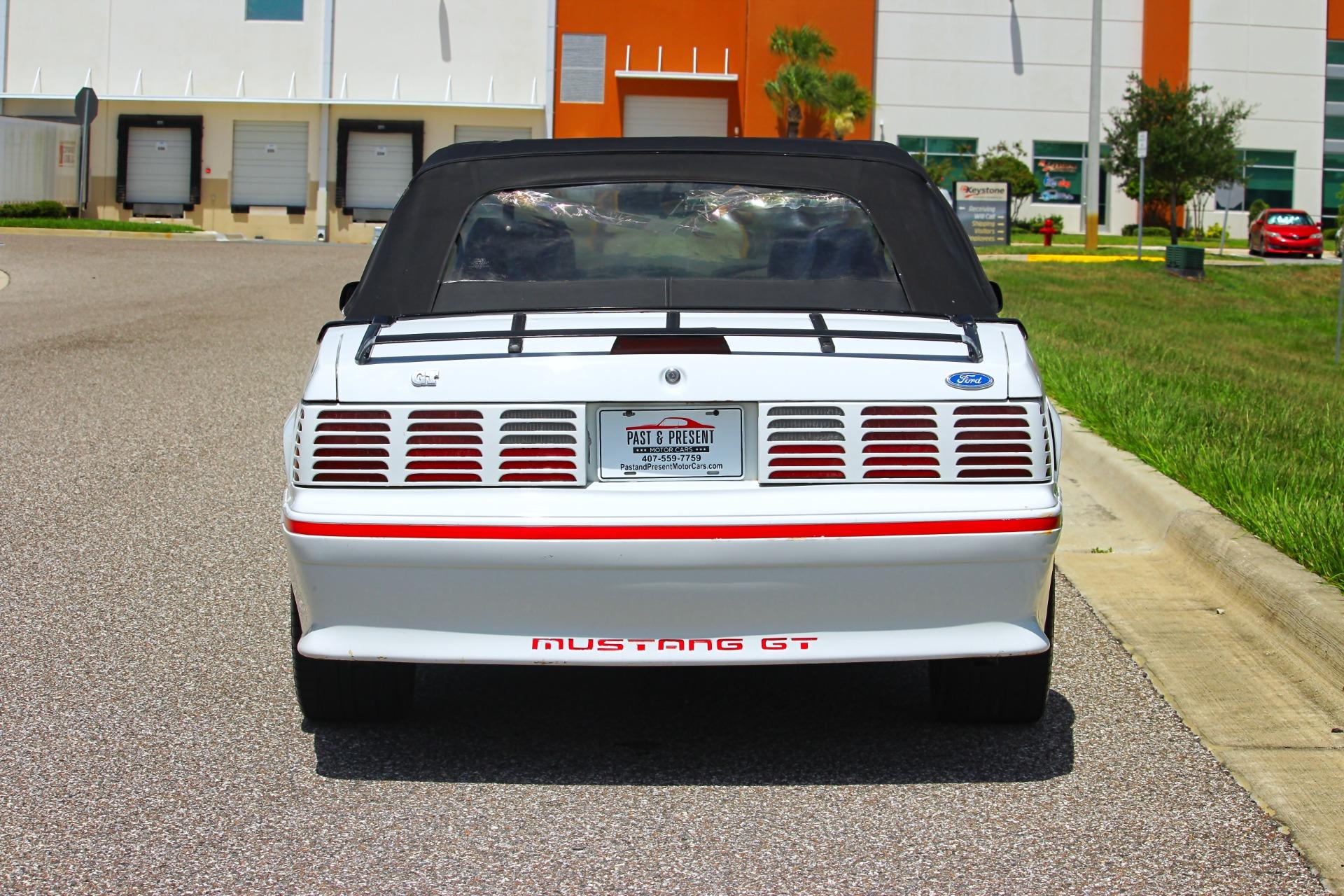 1987 Ford Mustang GT 4