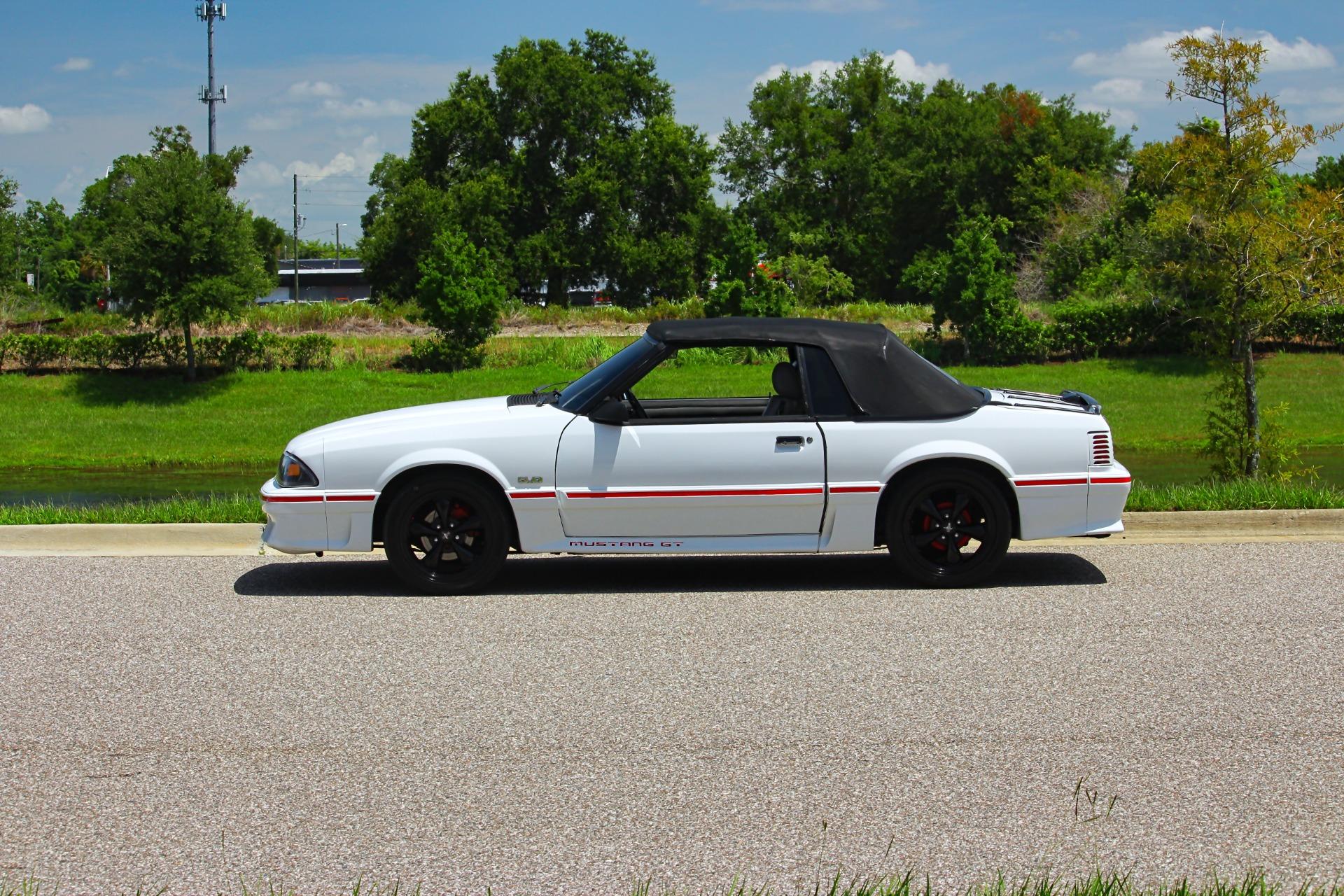 1987 Ford Mustang GT 2