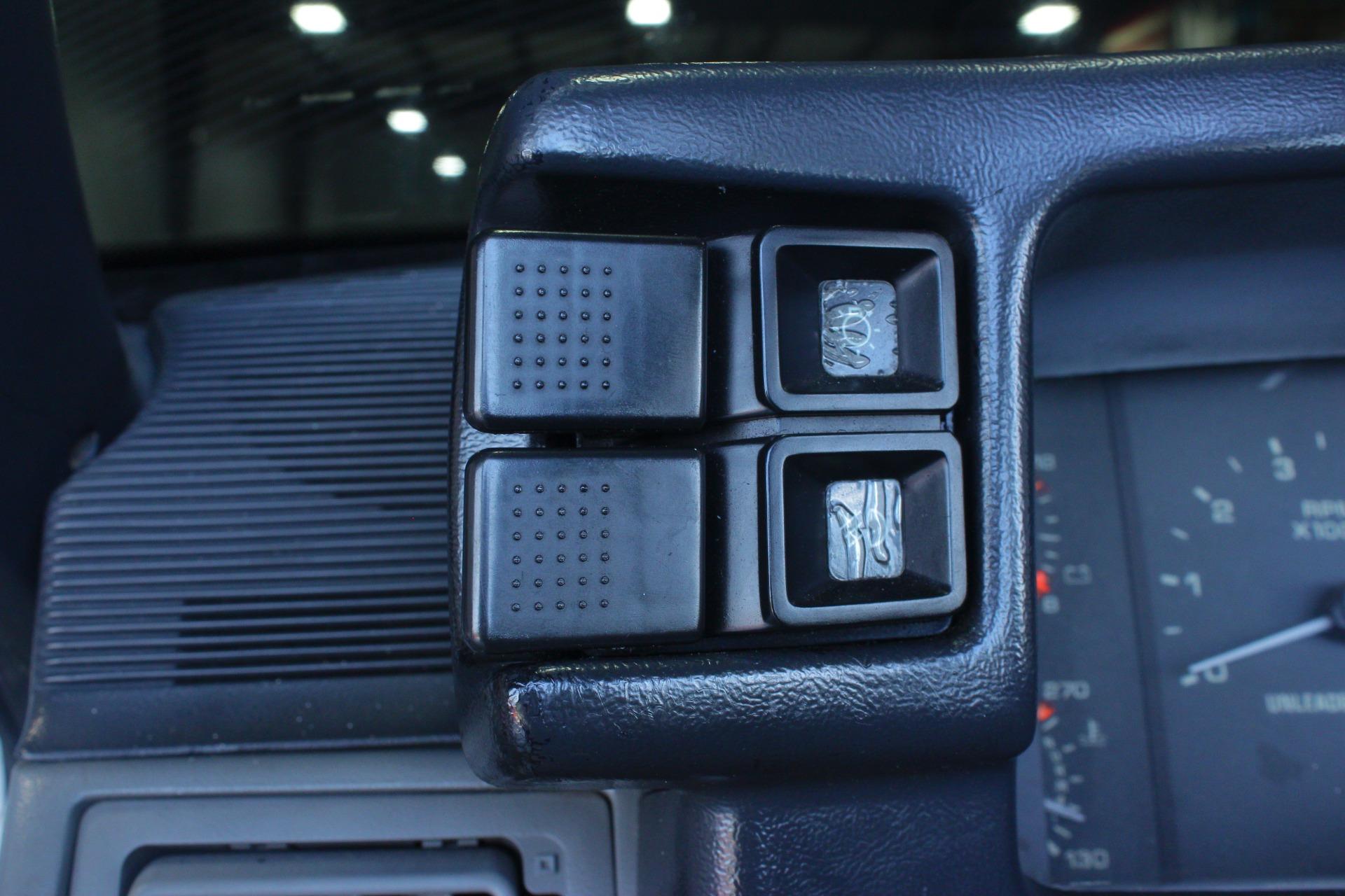 1987 Ford Mustang GT 32