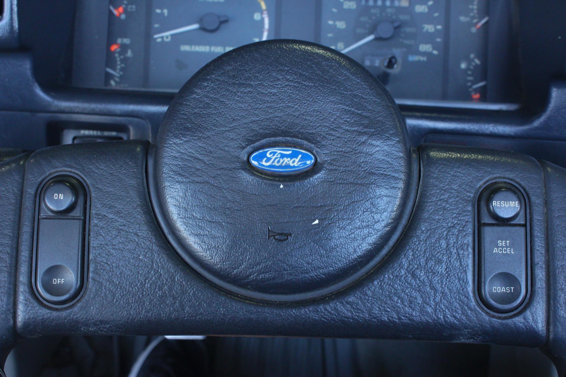 1987 Ford Mustang GT 22