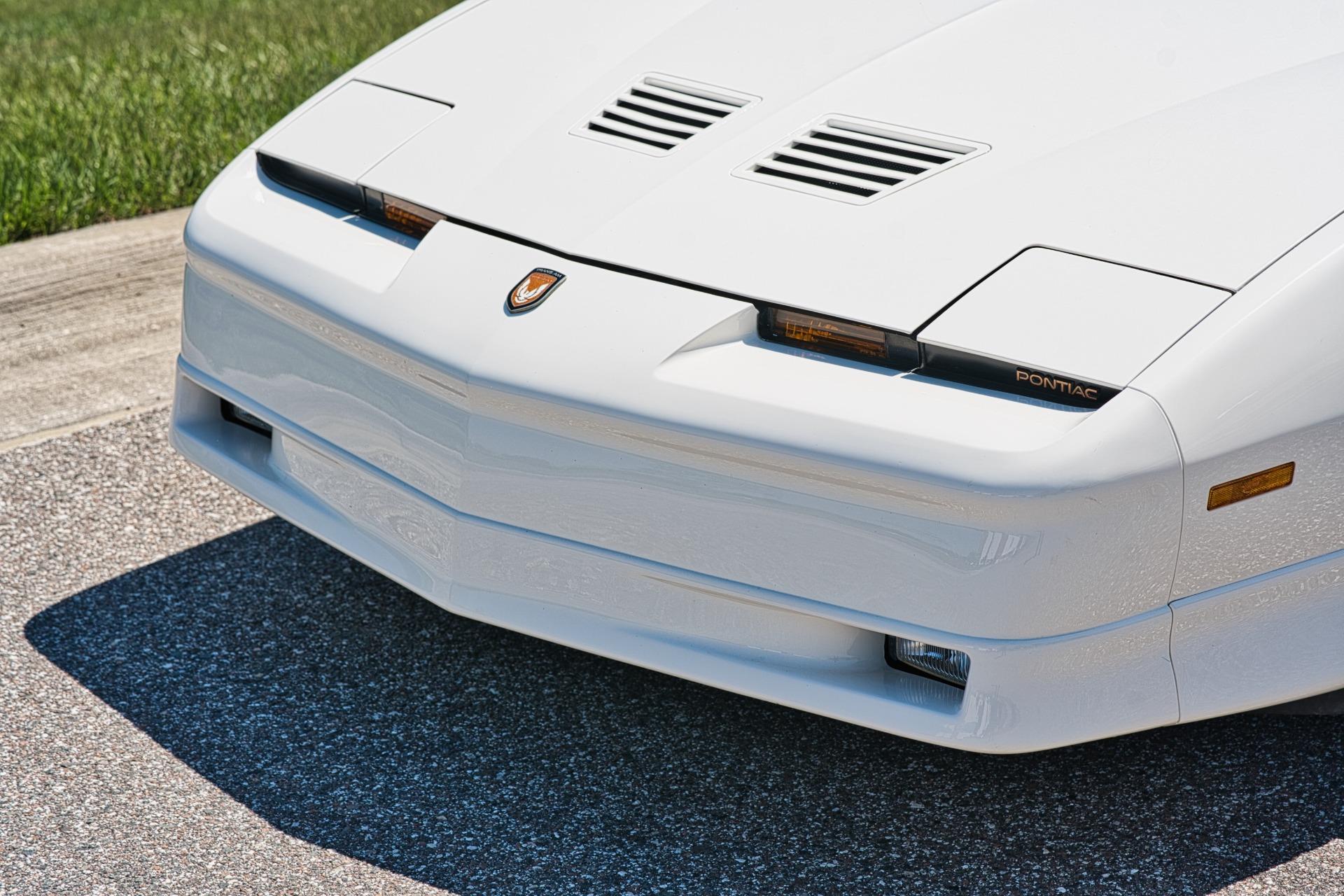 1989 Pontiac Trans AM 32