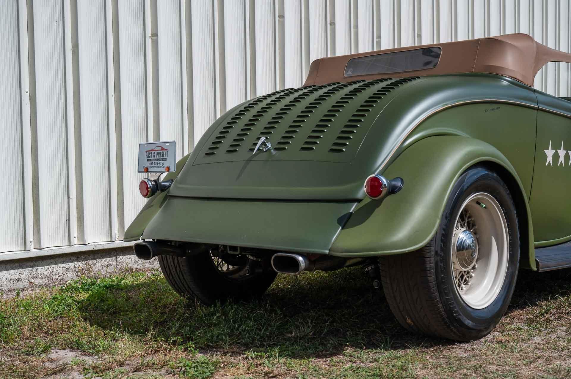 1933 Ford  Coupe 37
