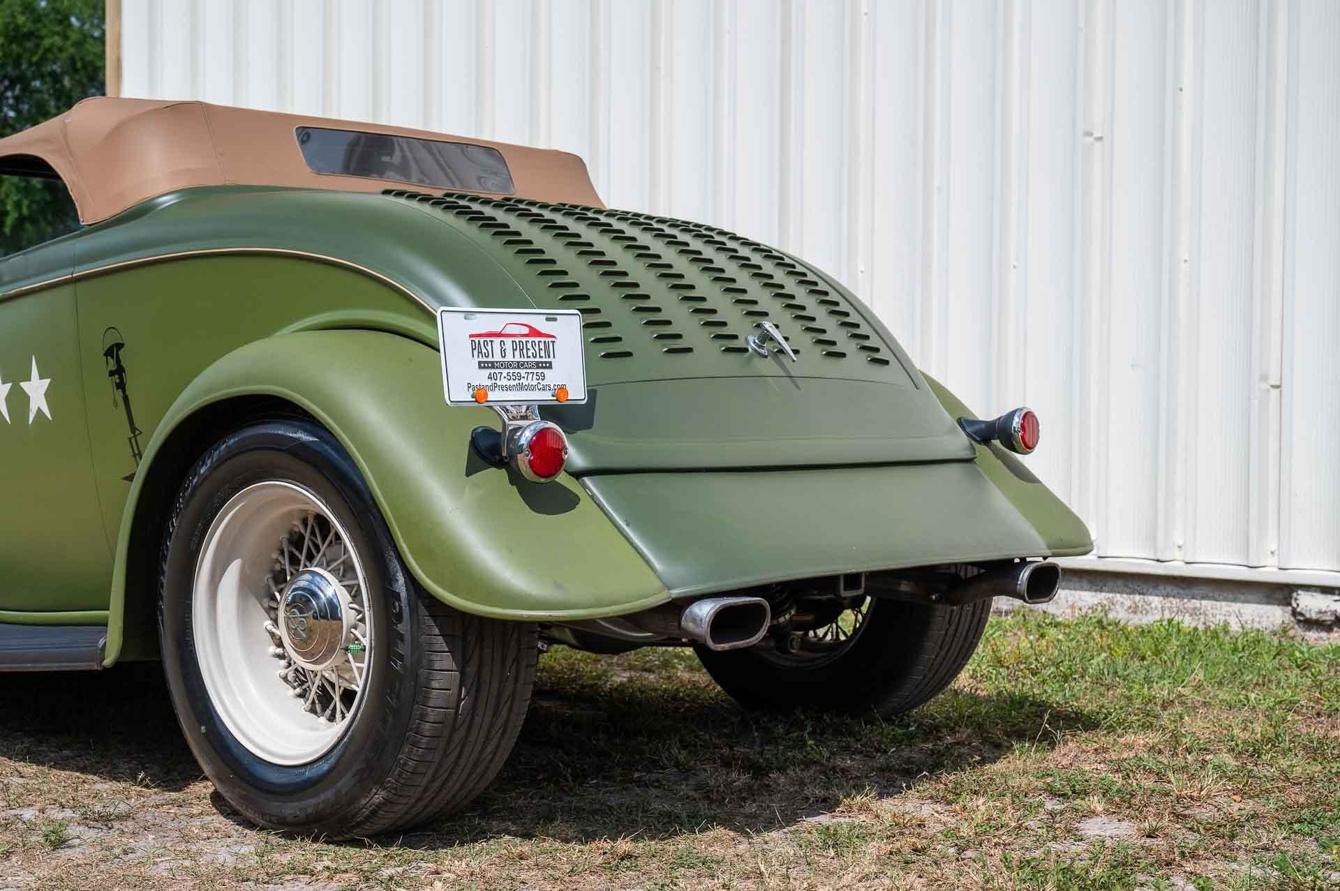 1933 Ford  Coupe 19