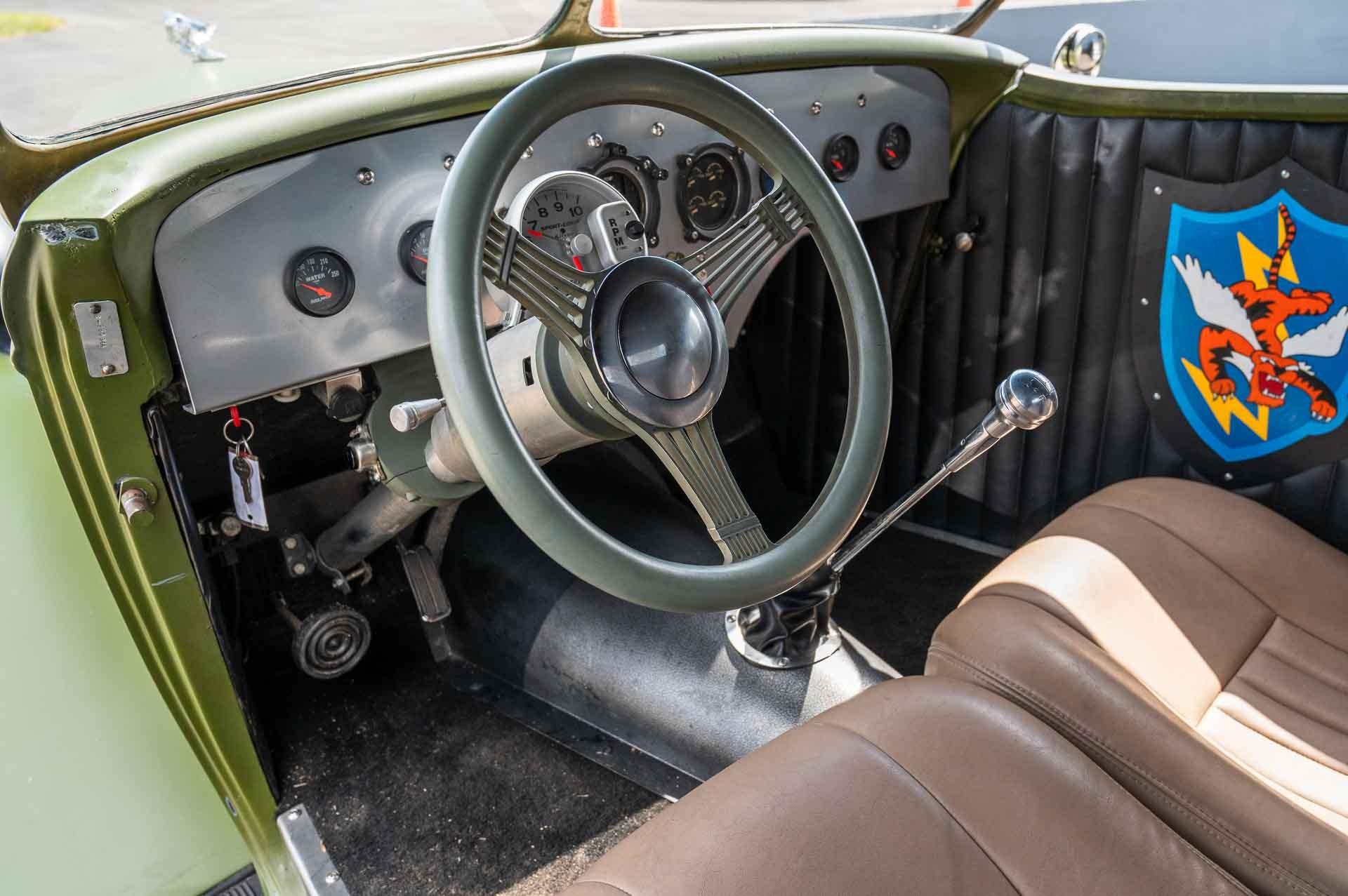 1933 Ford  Coupe 51
