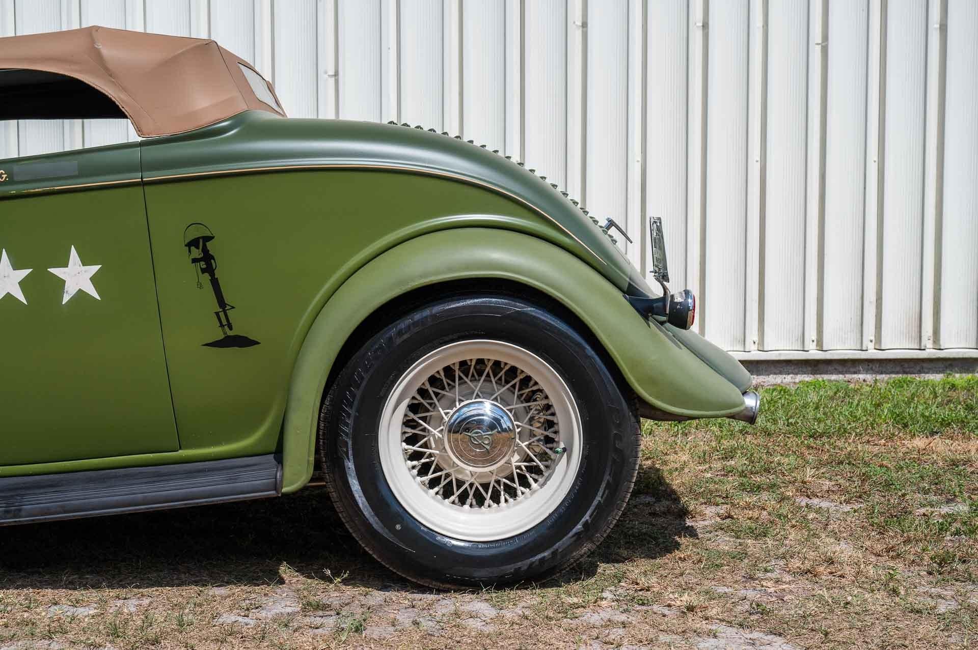 1933 Ford  Coupe 20