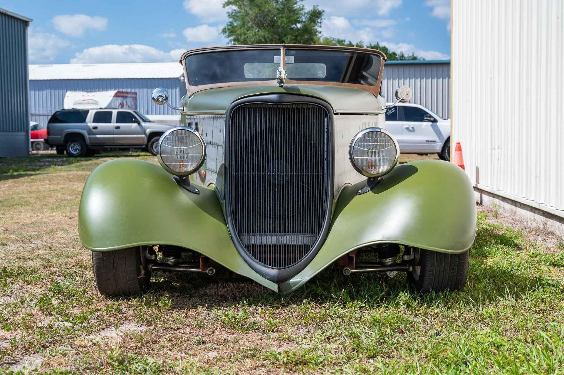 1933 Ford  Coupe 44