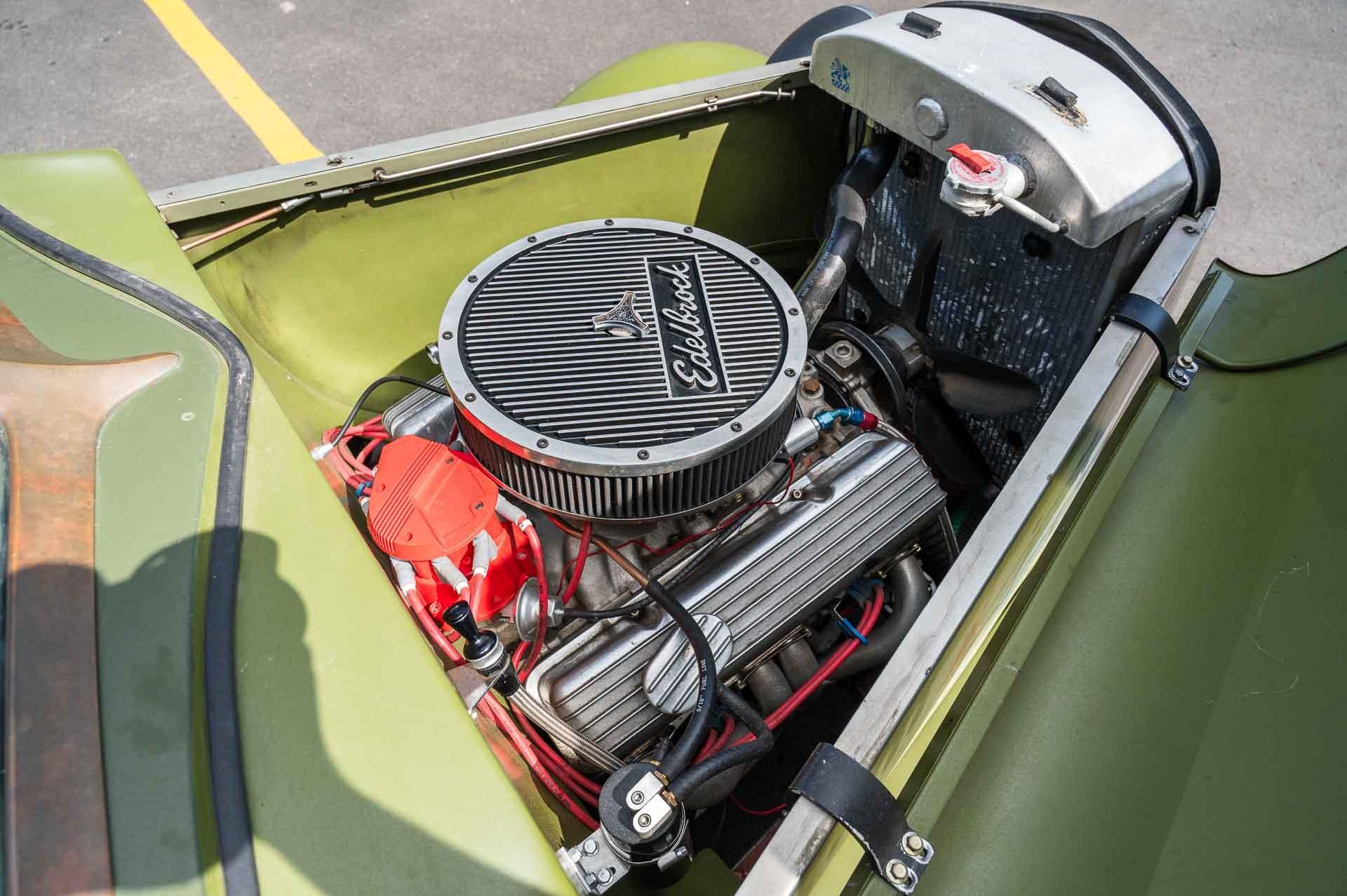 1933 Ford  Coupe 71