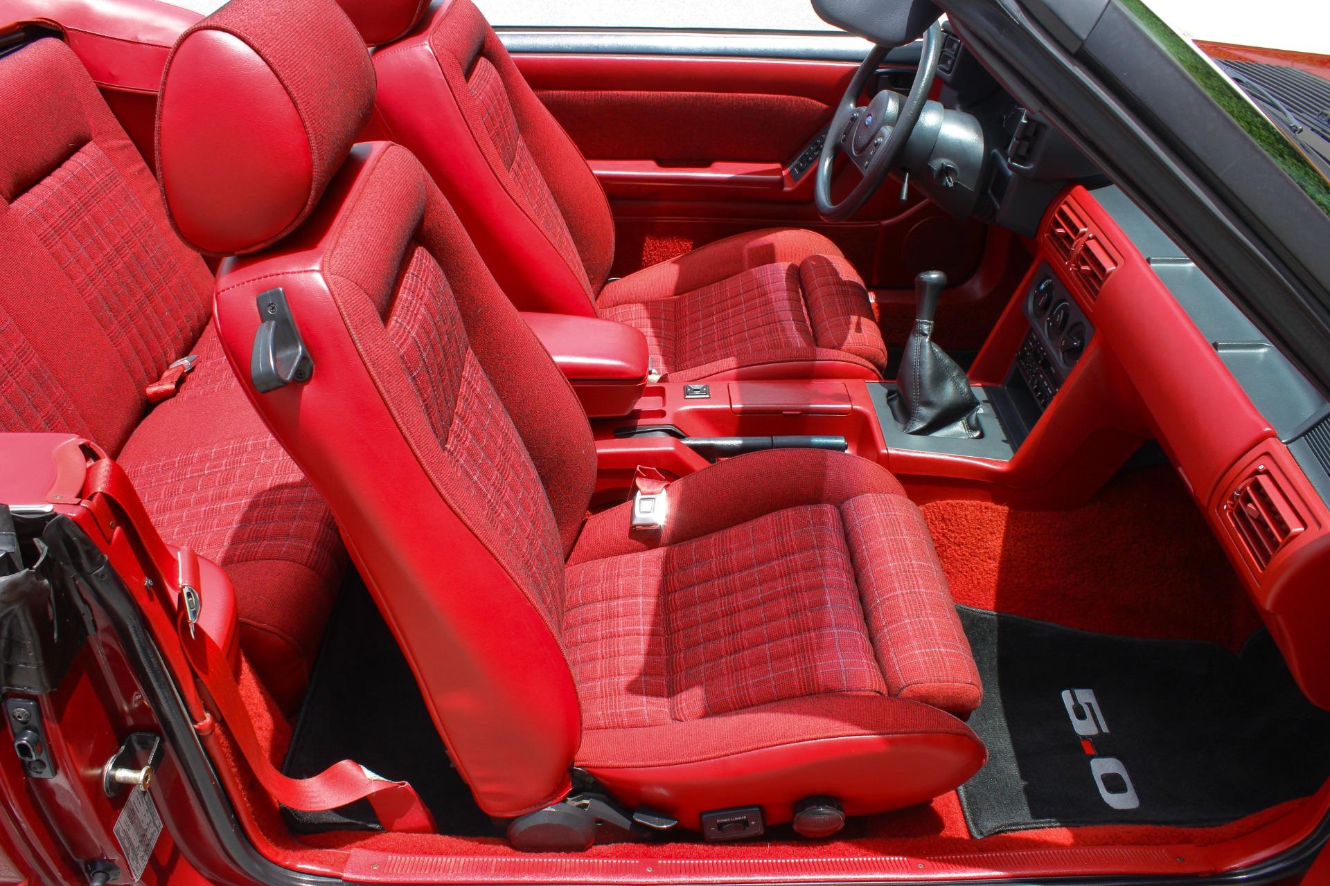 1988 Ford Mustang GT 13