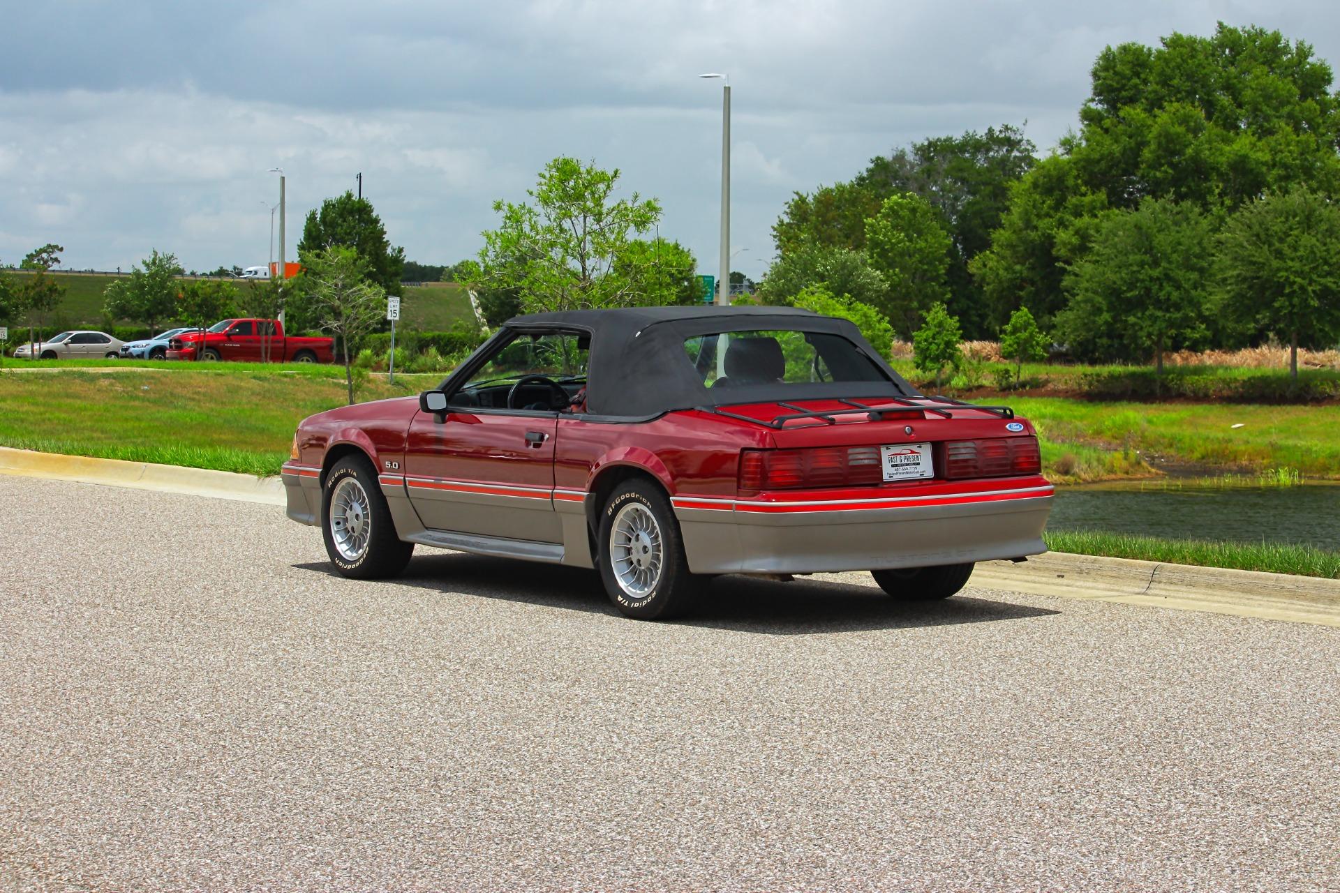 1988 Ford Mustang GT 10