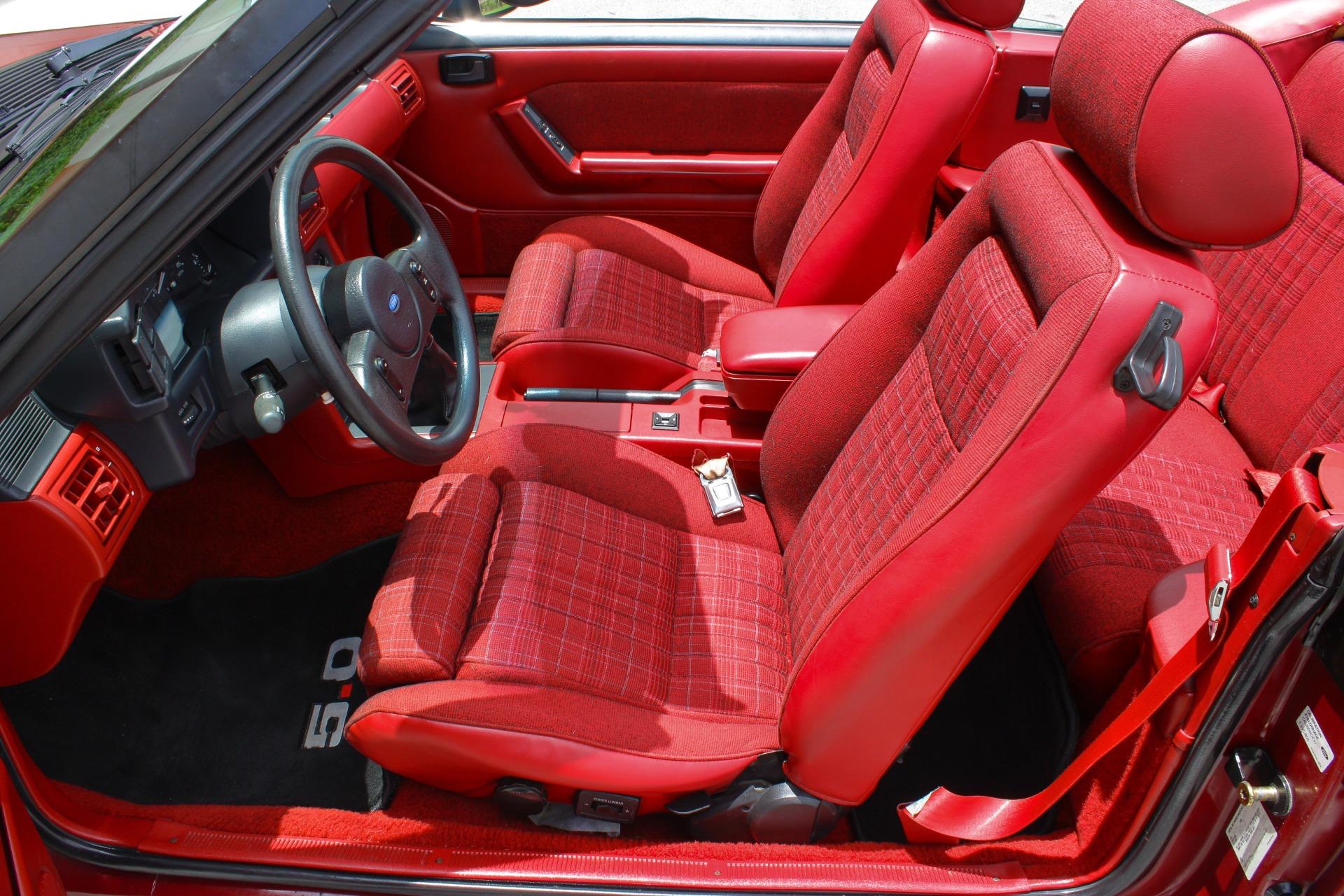 1988 Ford Mustang GT 12