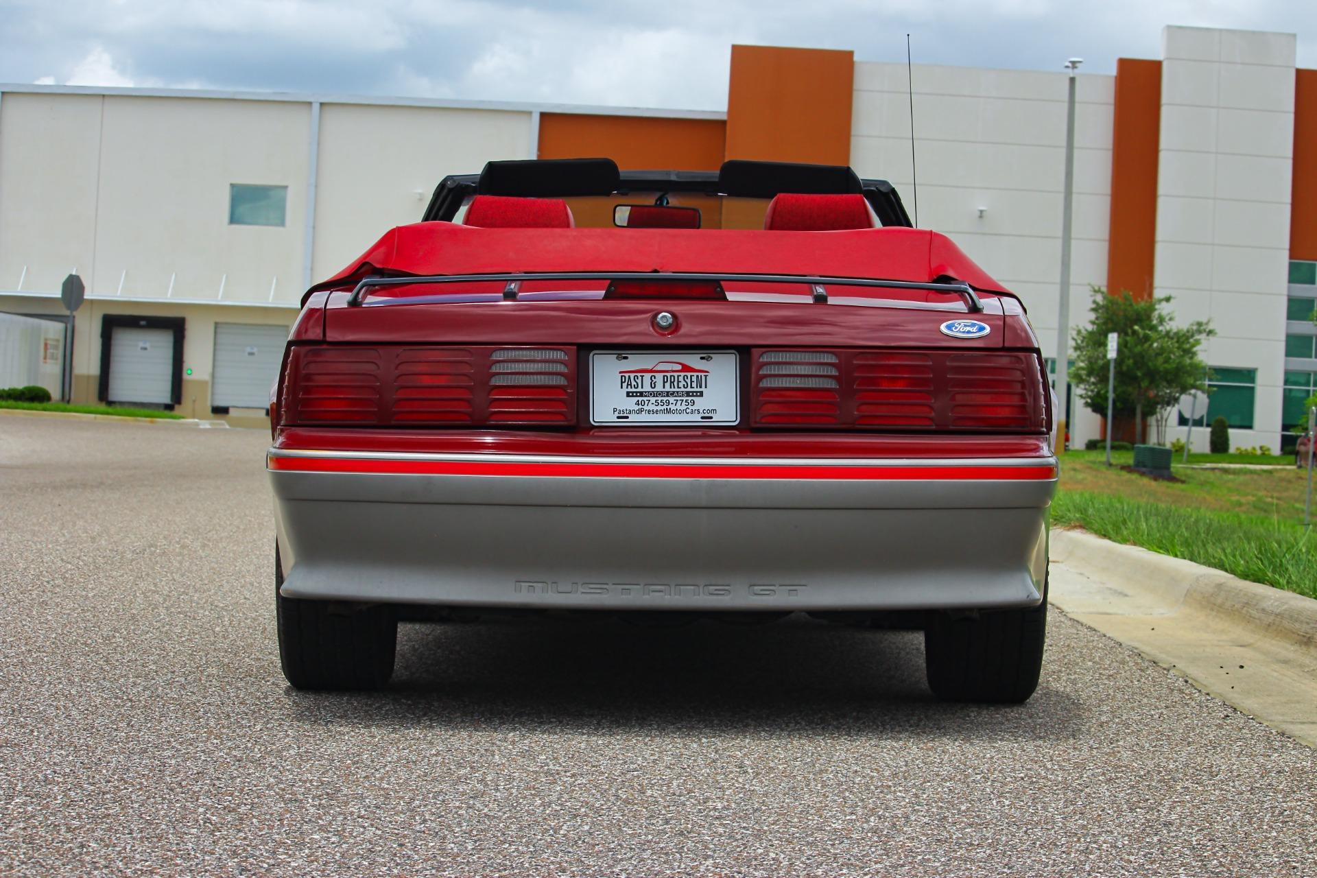 1988 Ford Mustang GT 23