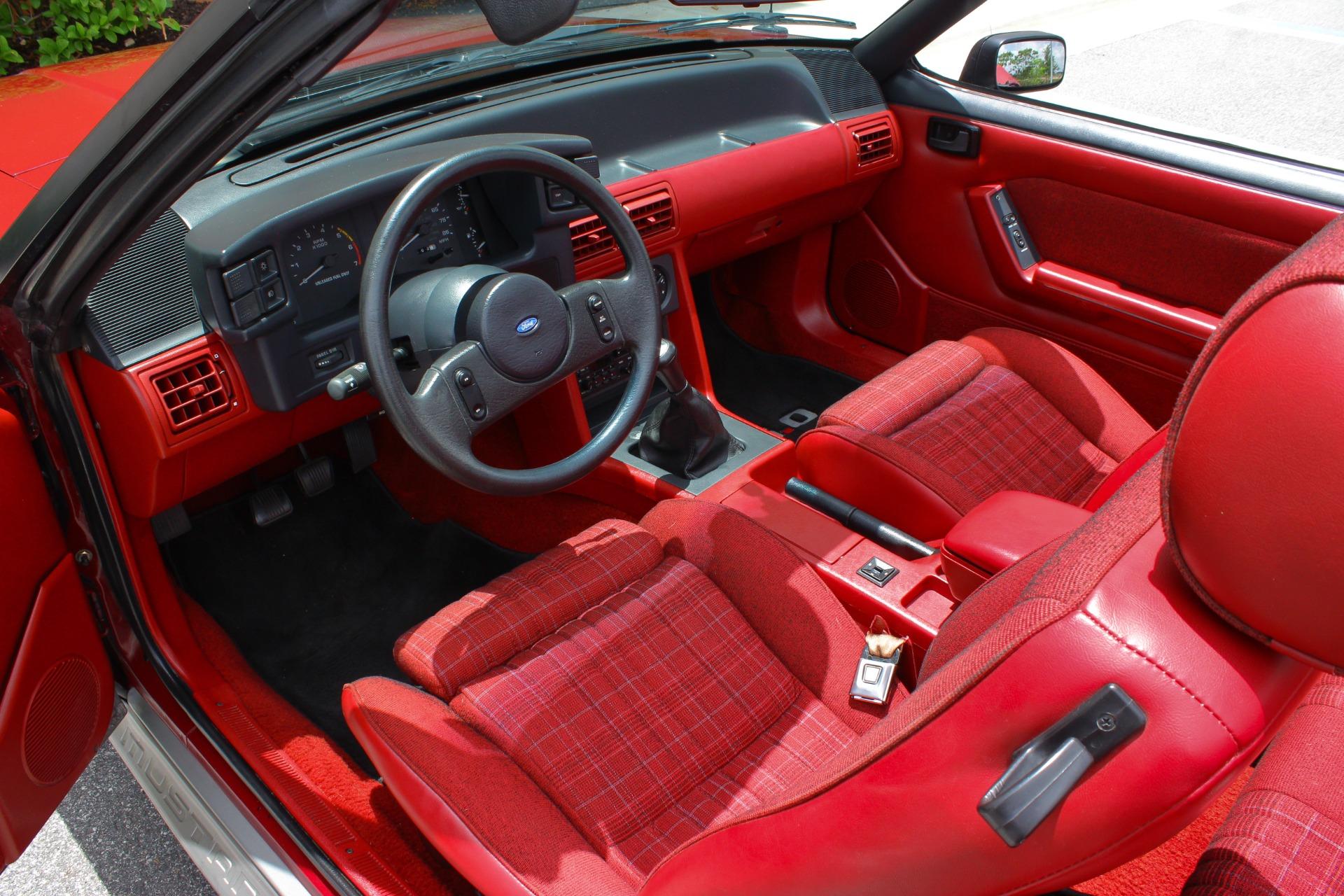 1988 Ford Mustang GT 11