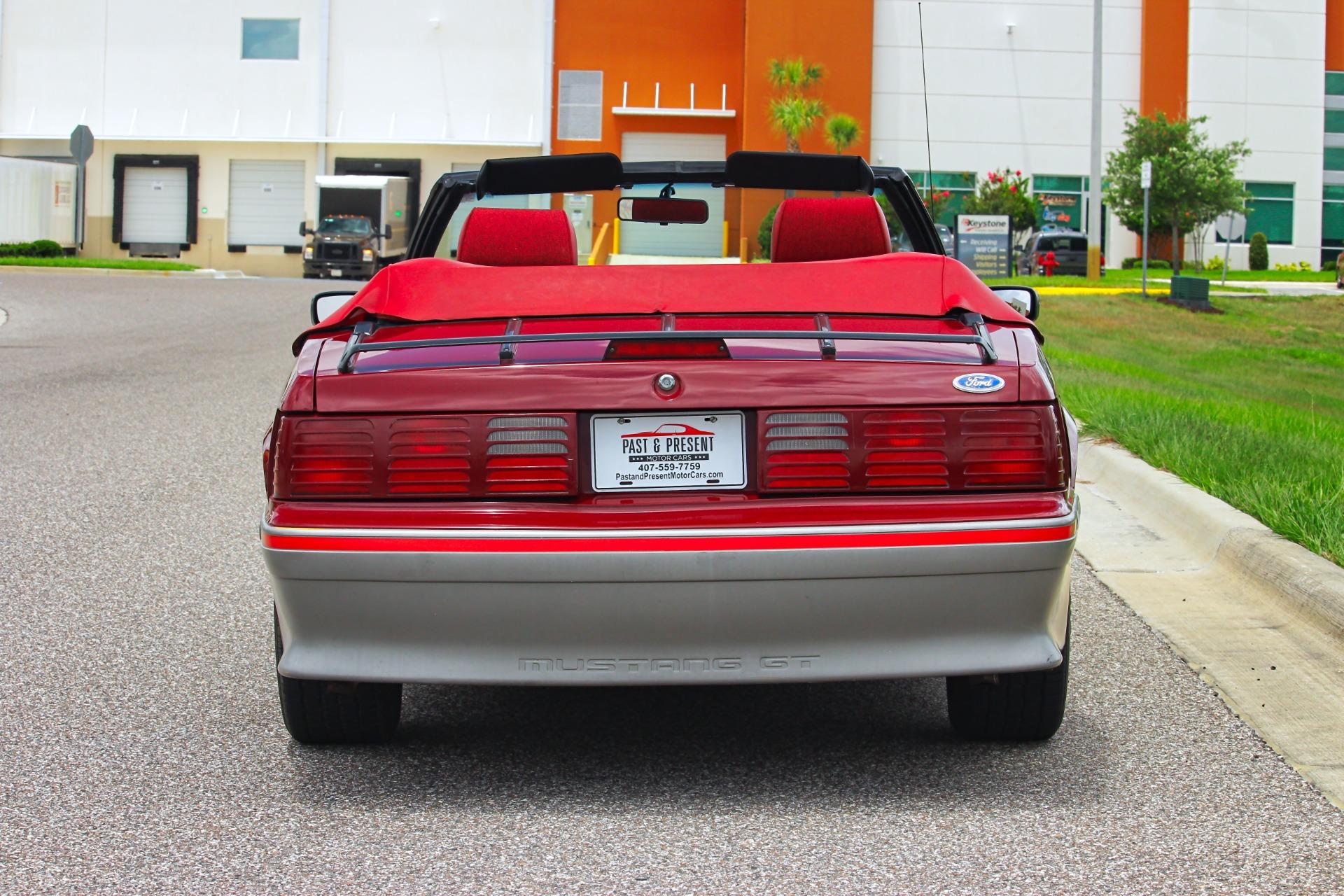 1988 Ford Mustang GT 22