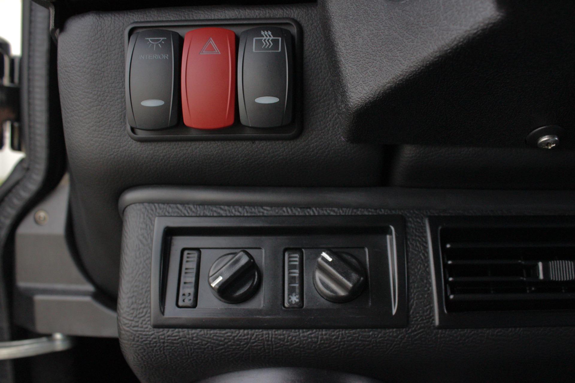 1989 Land Rover Defender 74