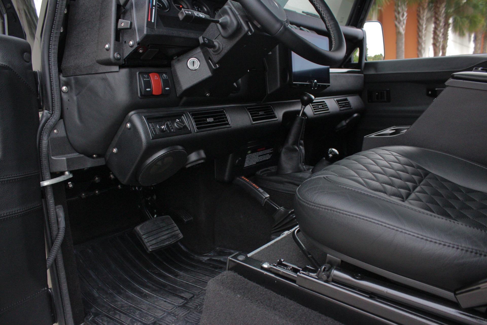 1989 Land Rover Defender 51