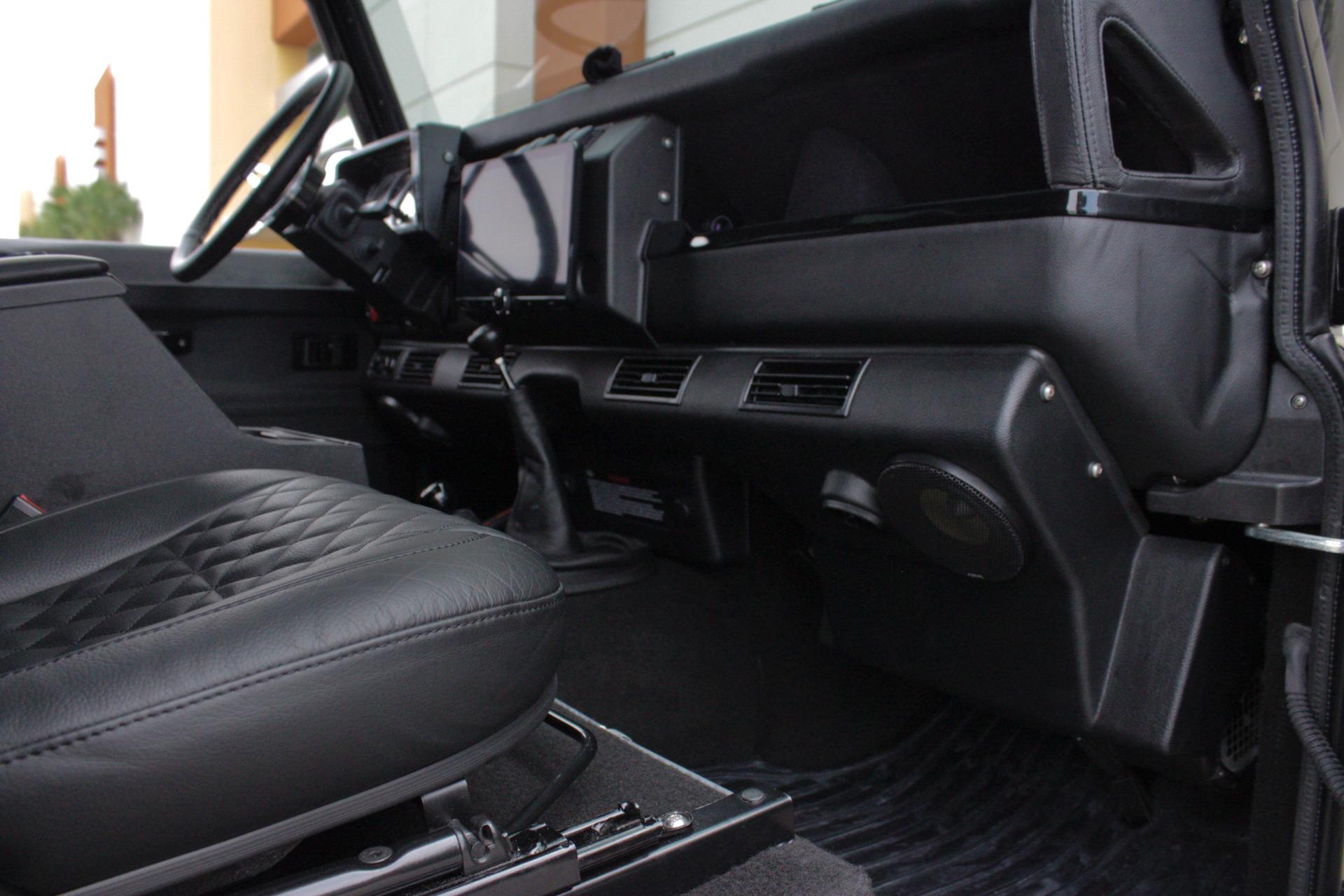 1989 Land Rover Defender 13