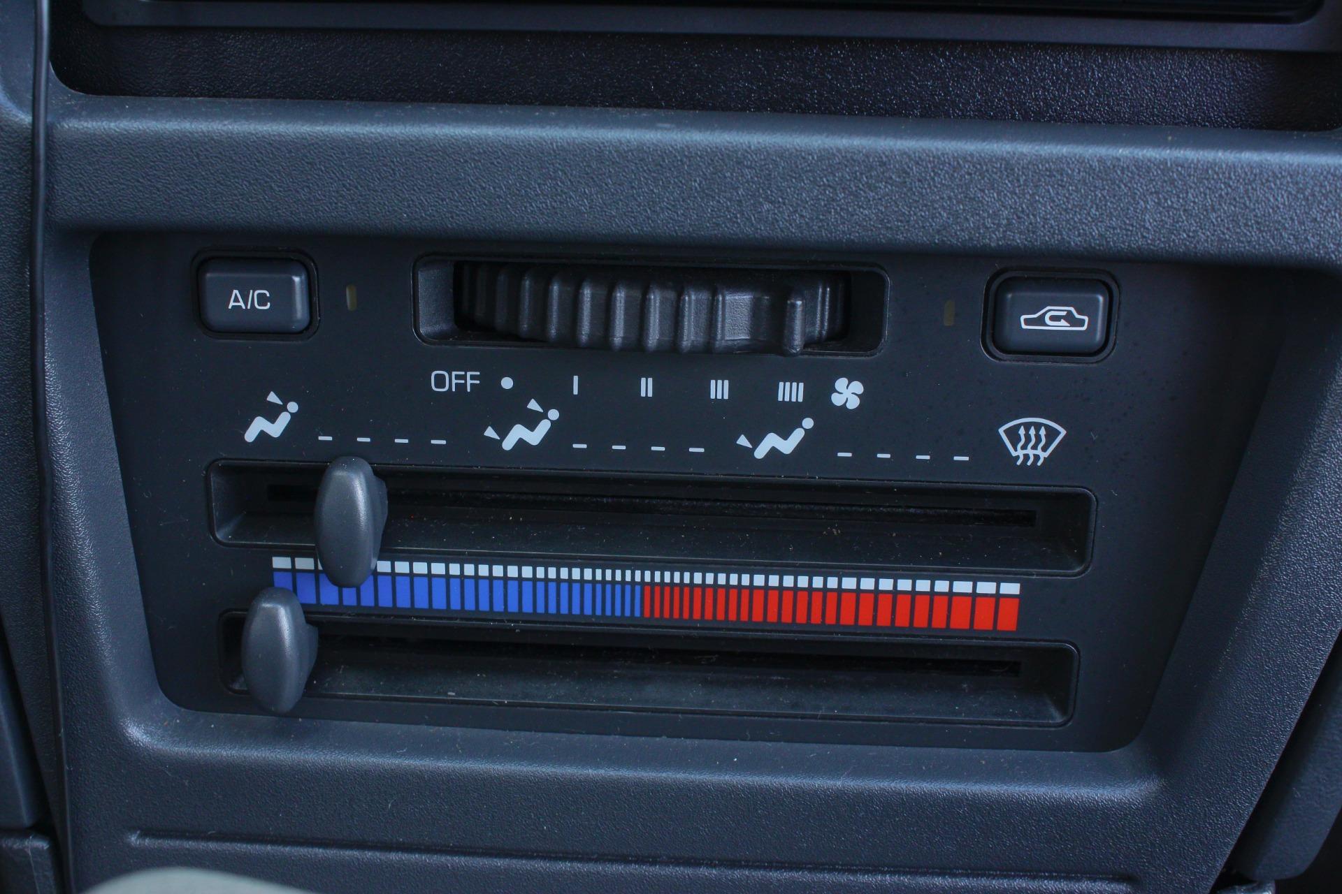 1994 Saturn SC2 63