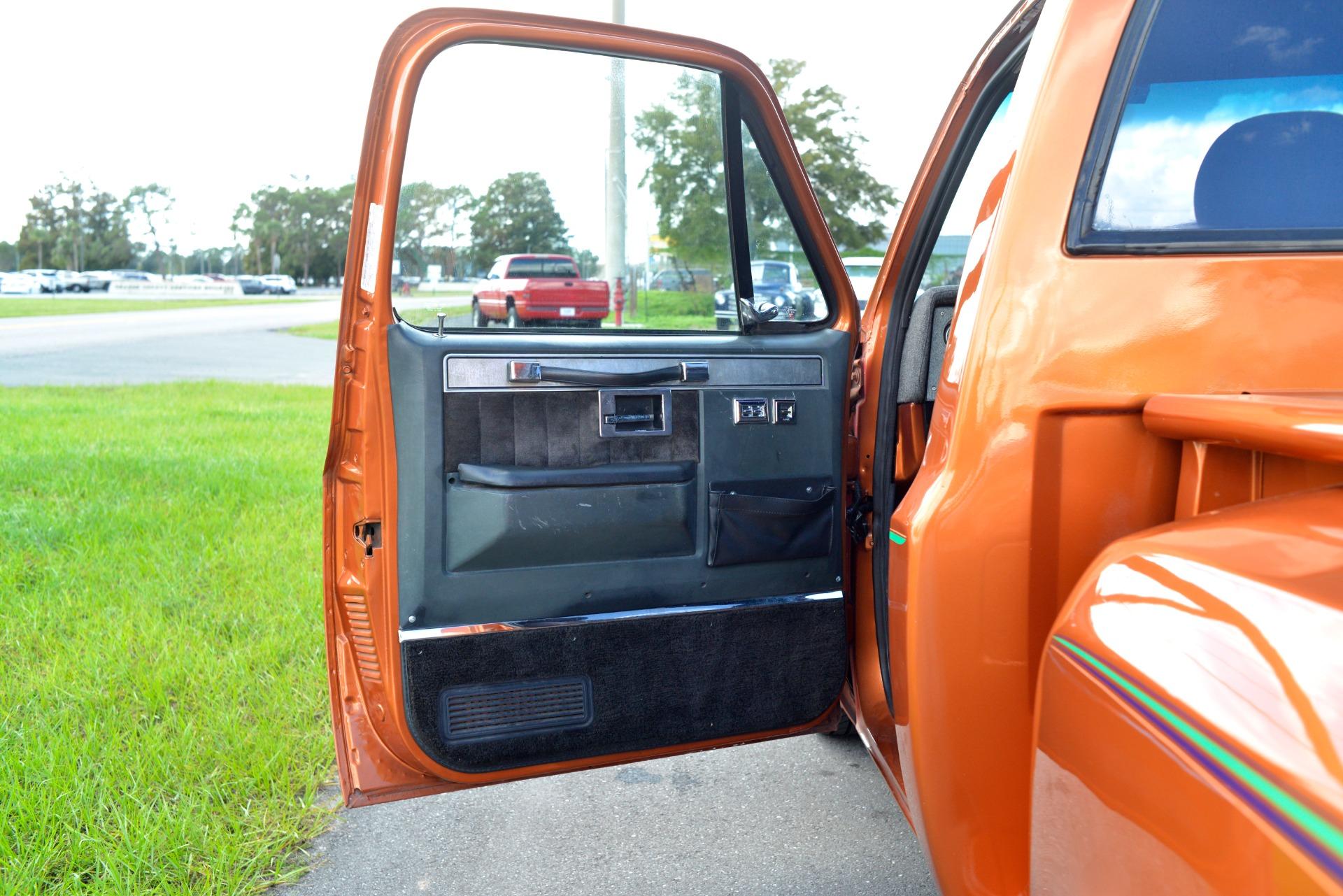1983 Chevrolet C10 Stepside 40