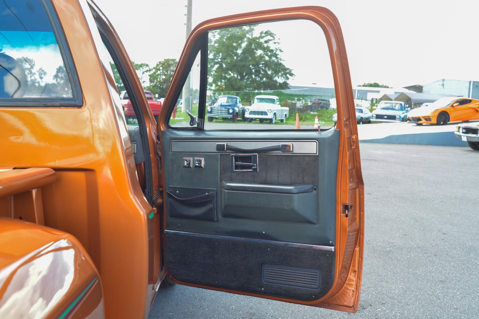 1983 Chevrolet C10 Stepside 49