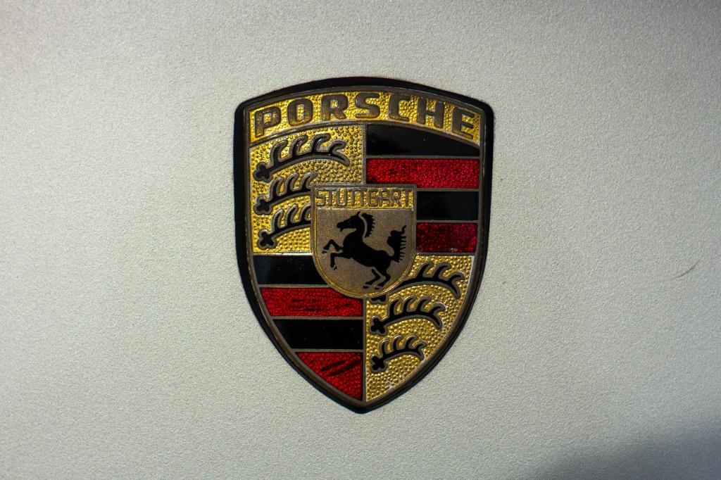 1984 Porsche 944 18