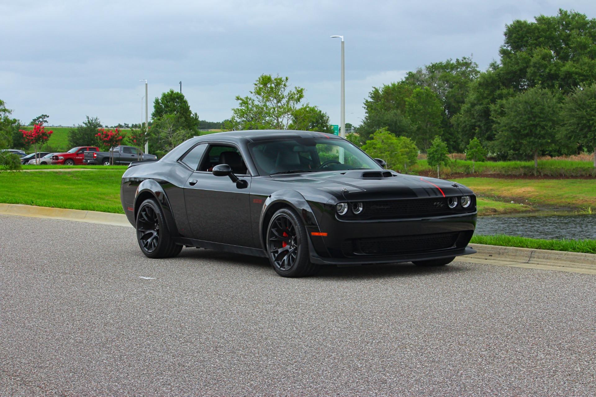 2023 Dodge Challenger 35