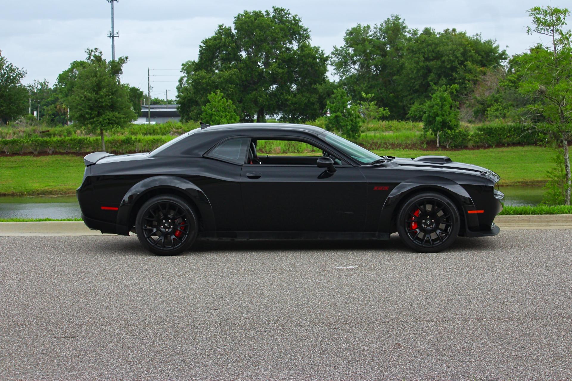2023 Dodge Challenger 6