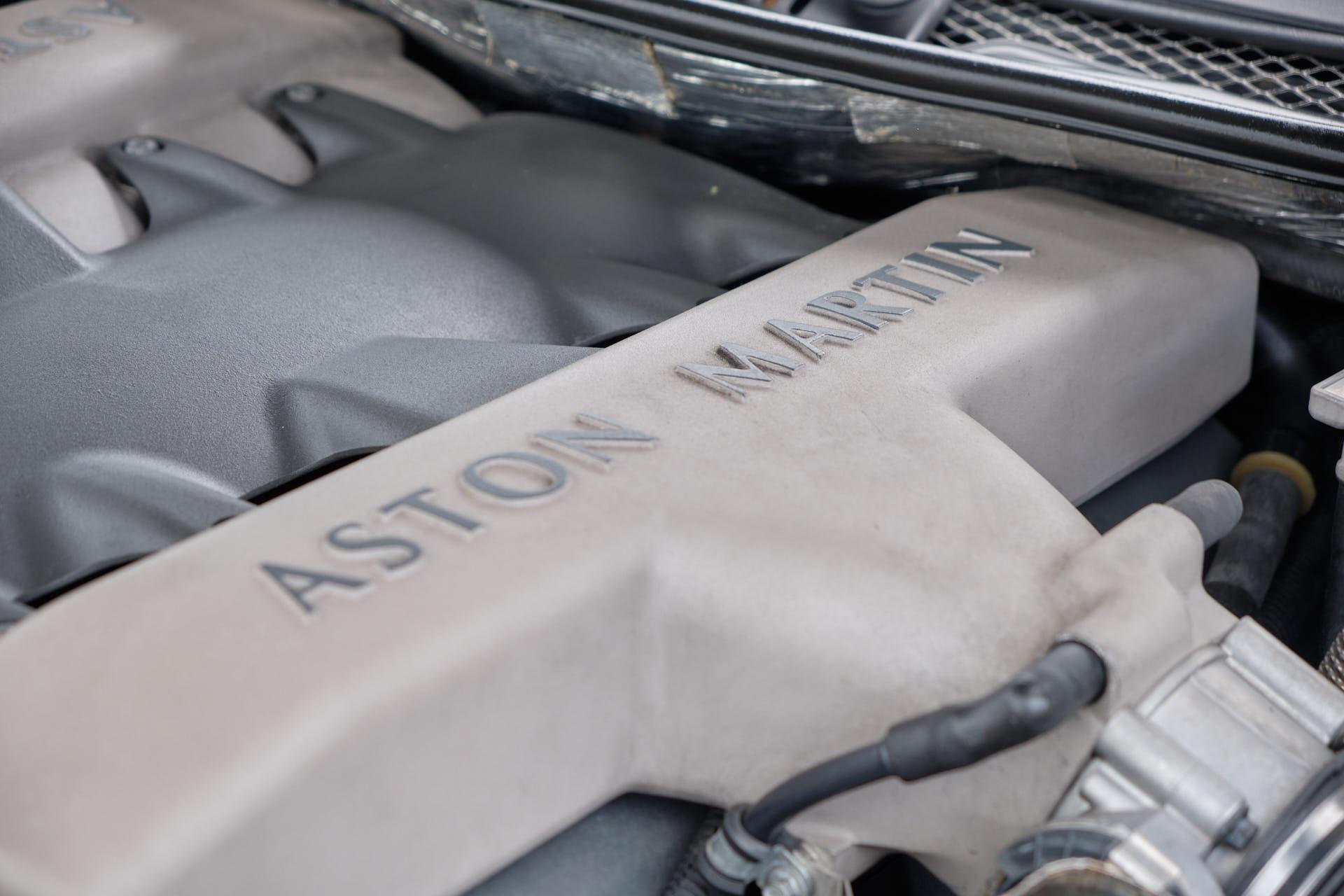 2003 Aston Martin Vanquish 46