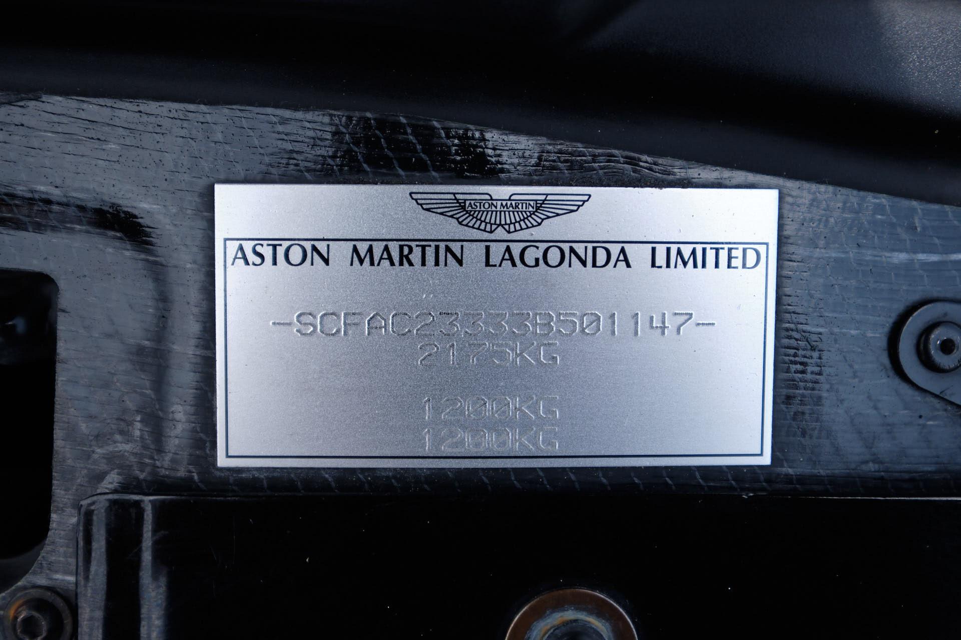 2003 Aston Martin Vanquish 47